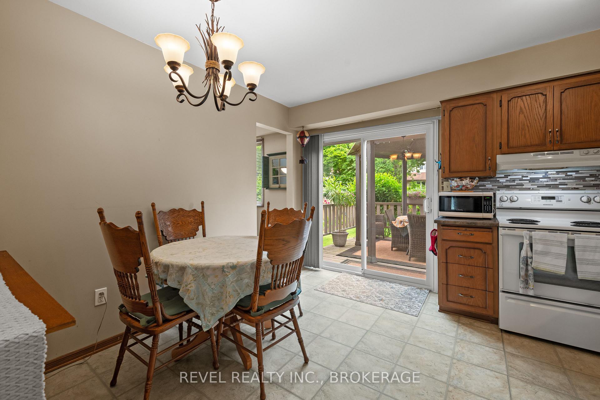 Photo 12 of 842 Lancaster Drive, Kingston, North of Taylor-Kidd Blvd — HOMEH
