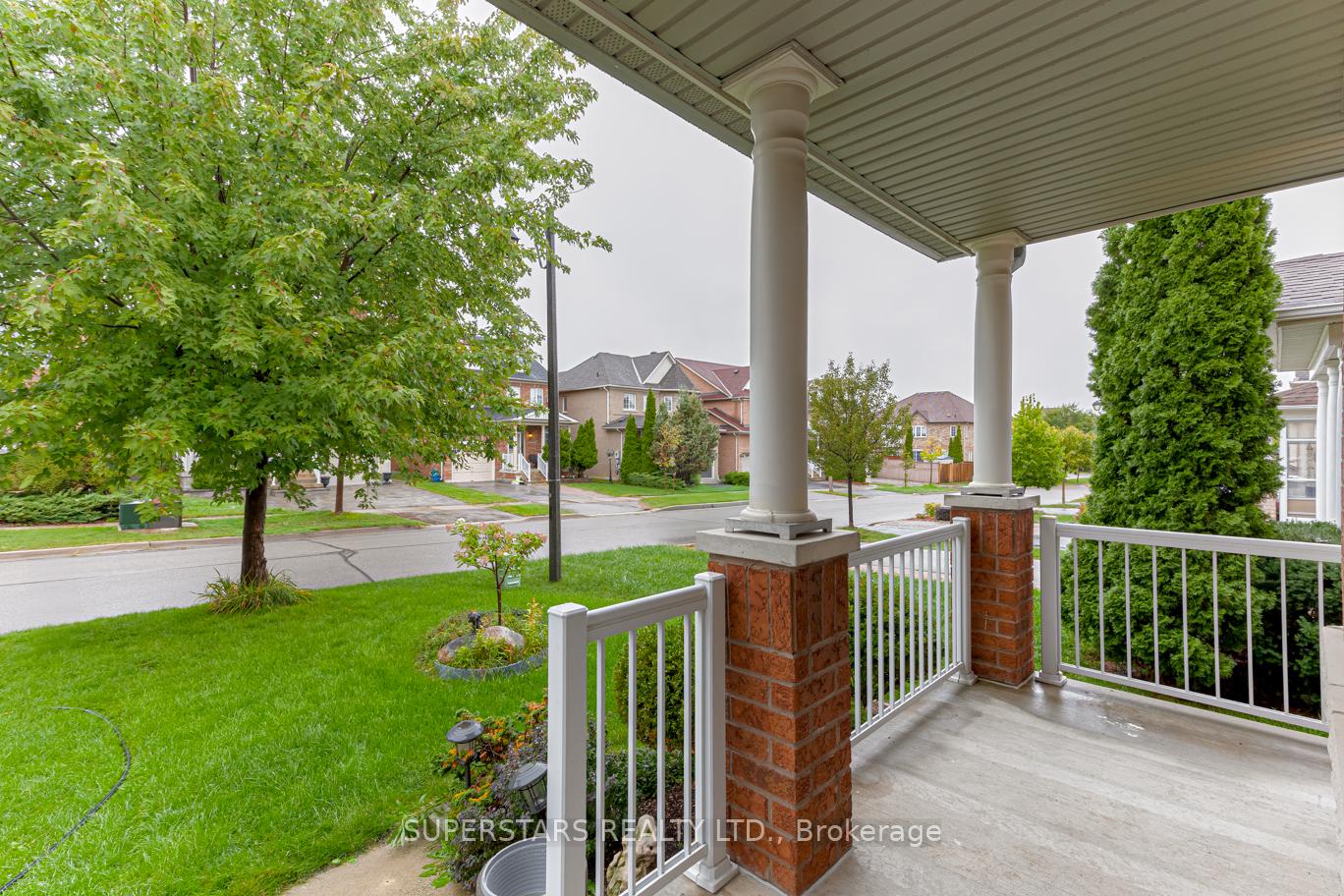 Photo 3 of 9 Weatherill Road, Markham, Berczy — HOMEH