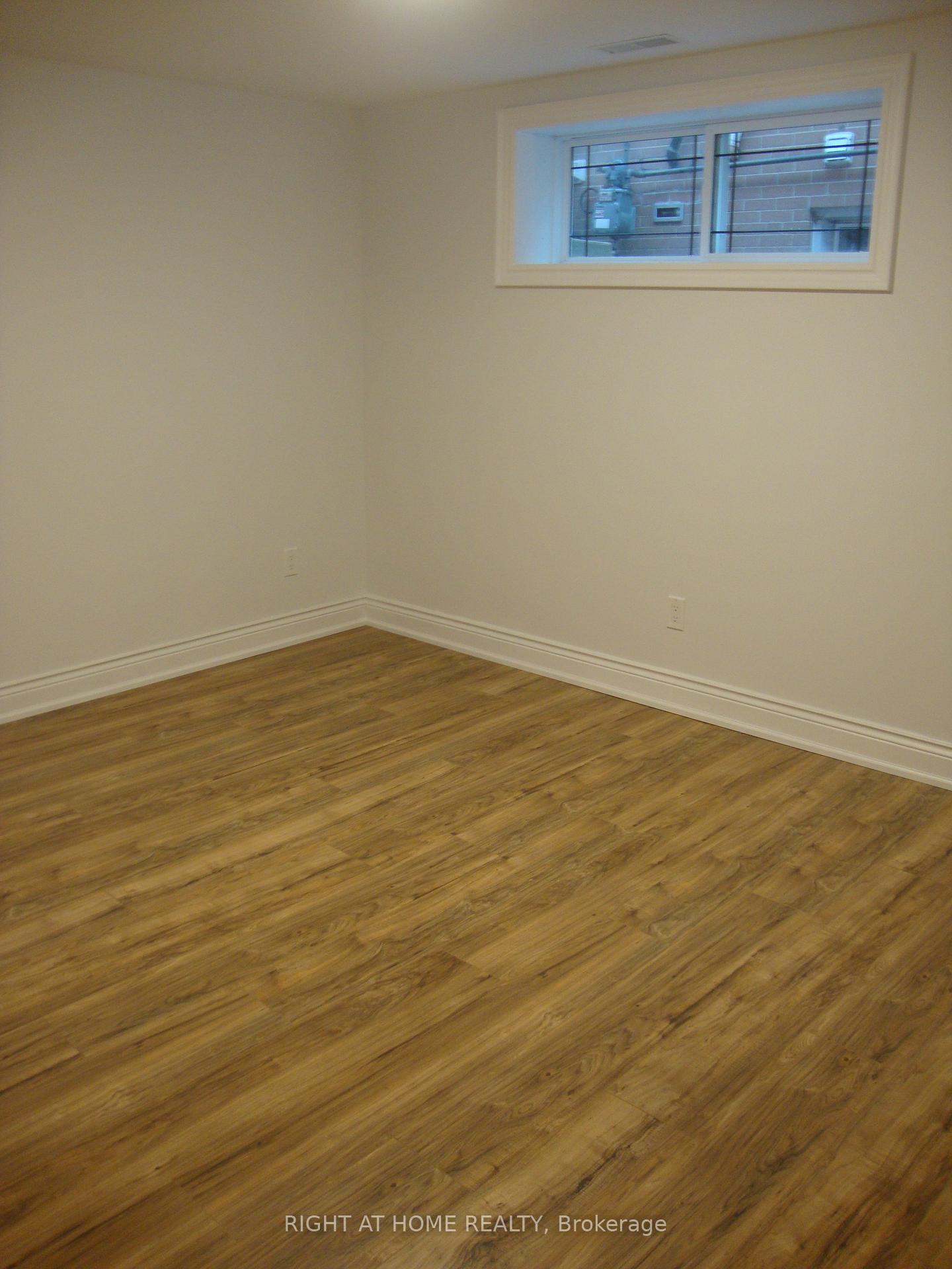 Photo 8 of Unit Lower Level, 8 Delair Crescent, Markham, Grandview — HOMEH
