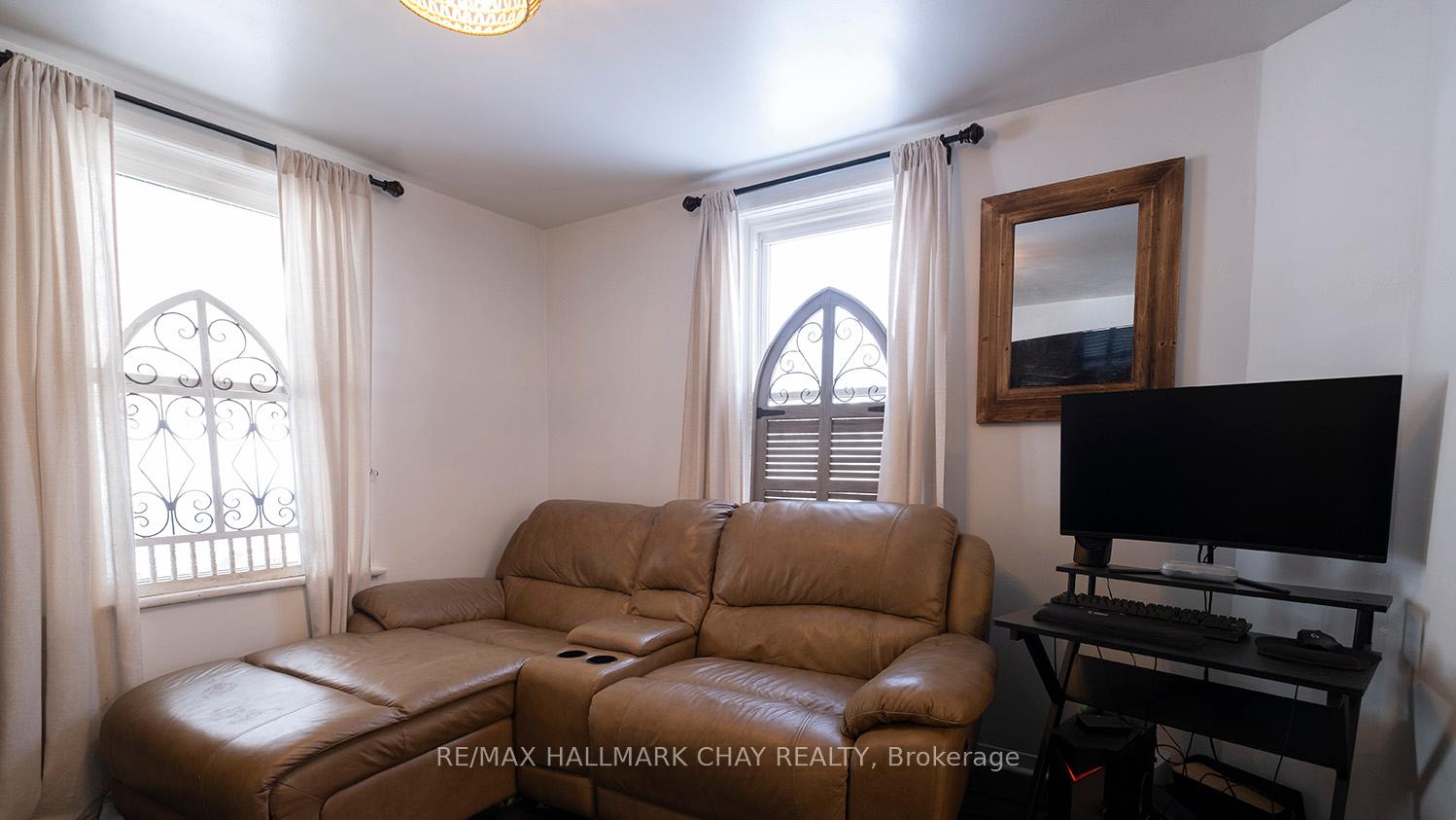 Photo 7 of 335 Russell Street, Midland — HOMEH