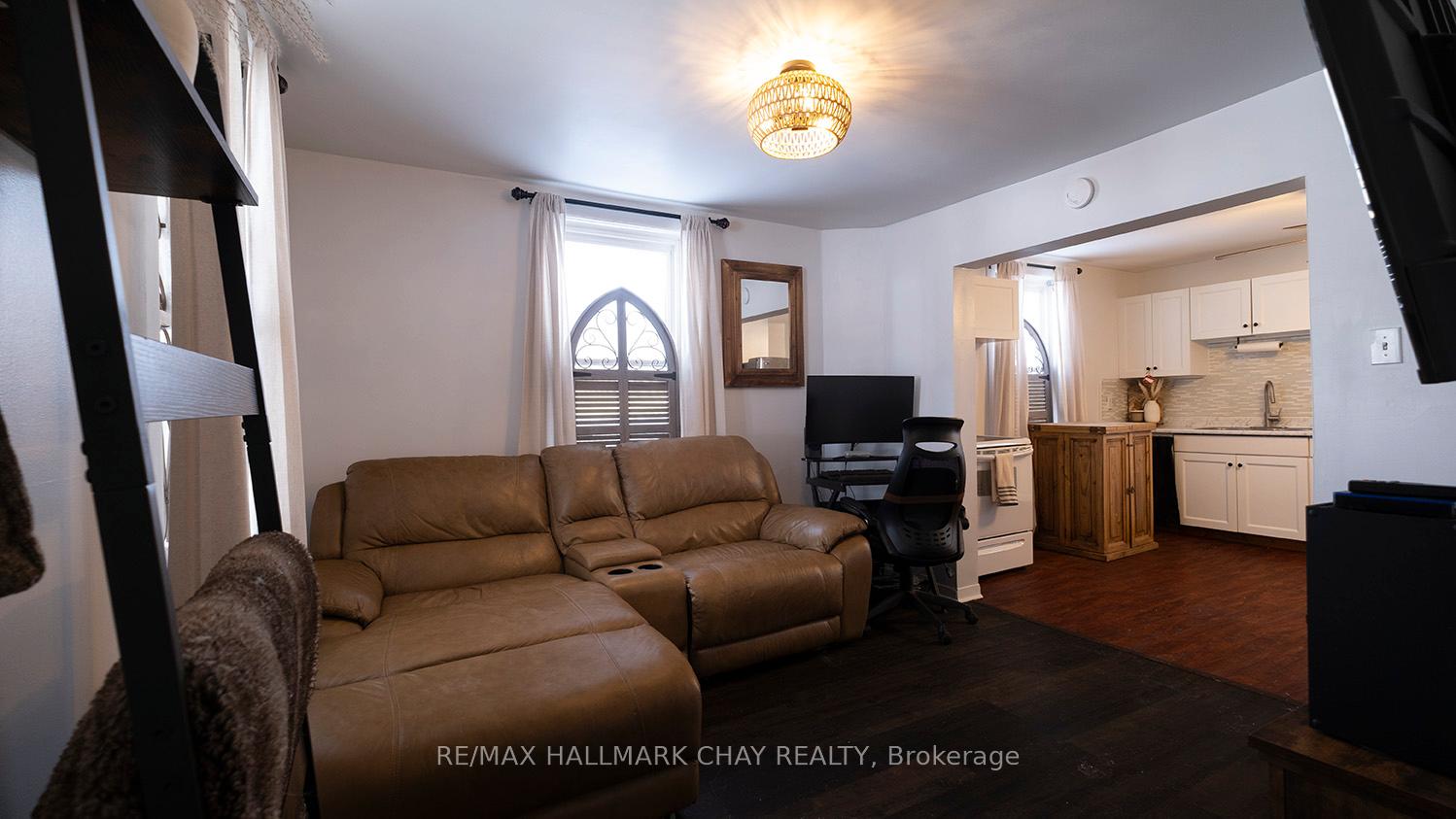 Photo 8 of 335 Russell Street, Midland — HOMEH