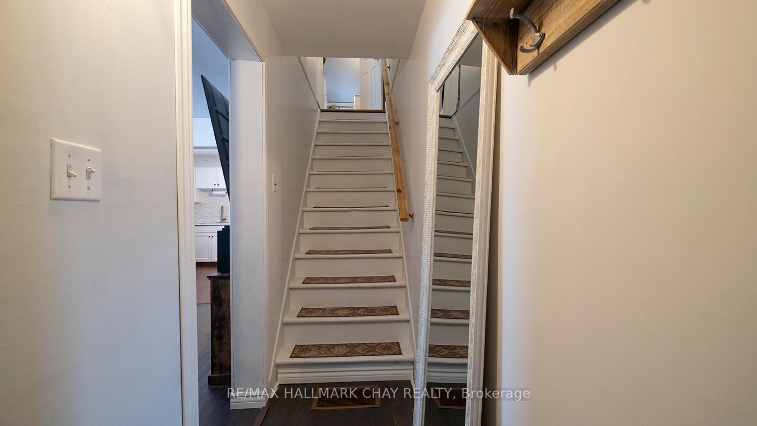 Photo 11 of 335 Russell Street, Midland — HOMEH