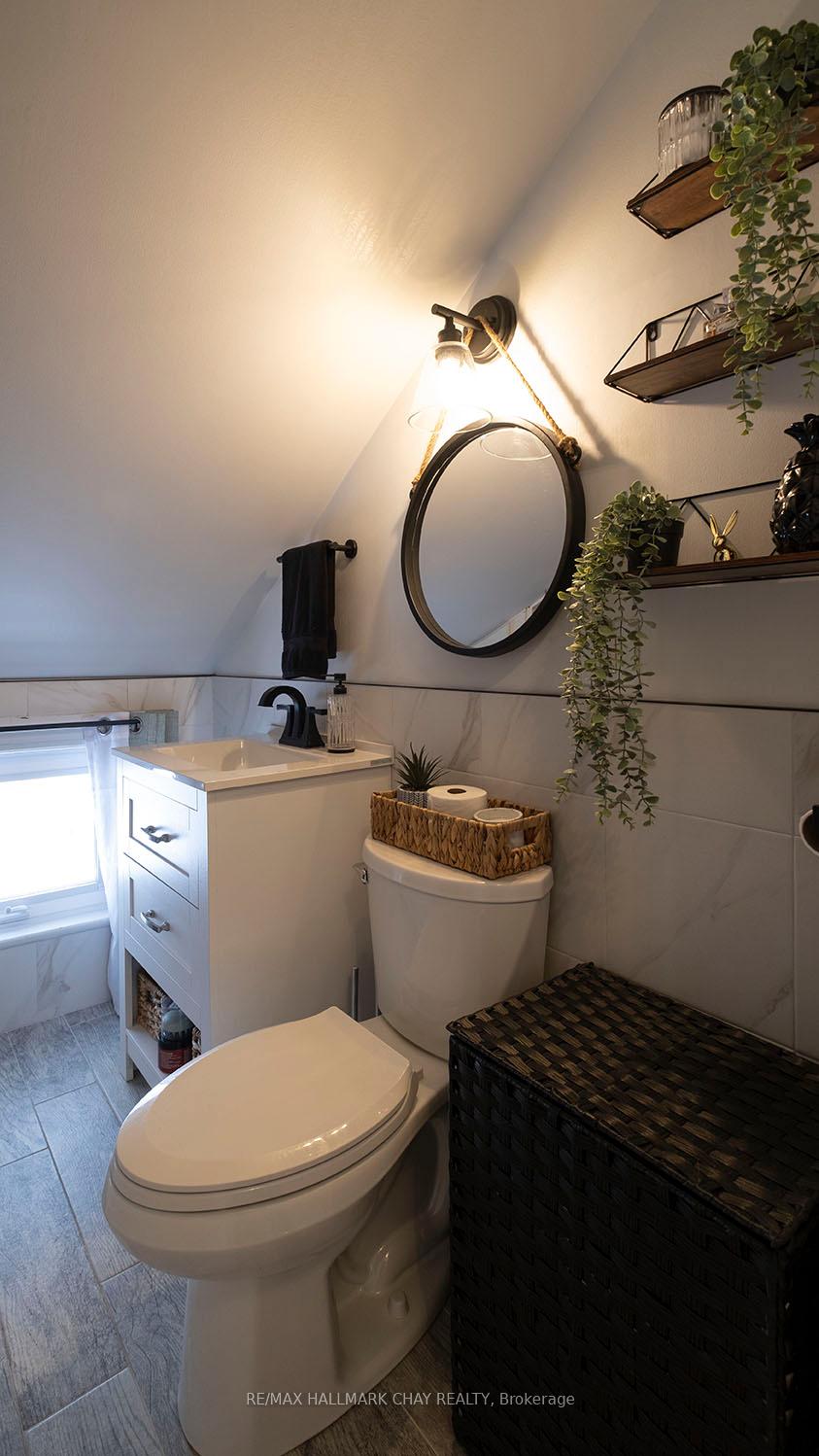 Photo 13 of 335 Russell Street, Midland — HOMEH