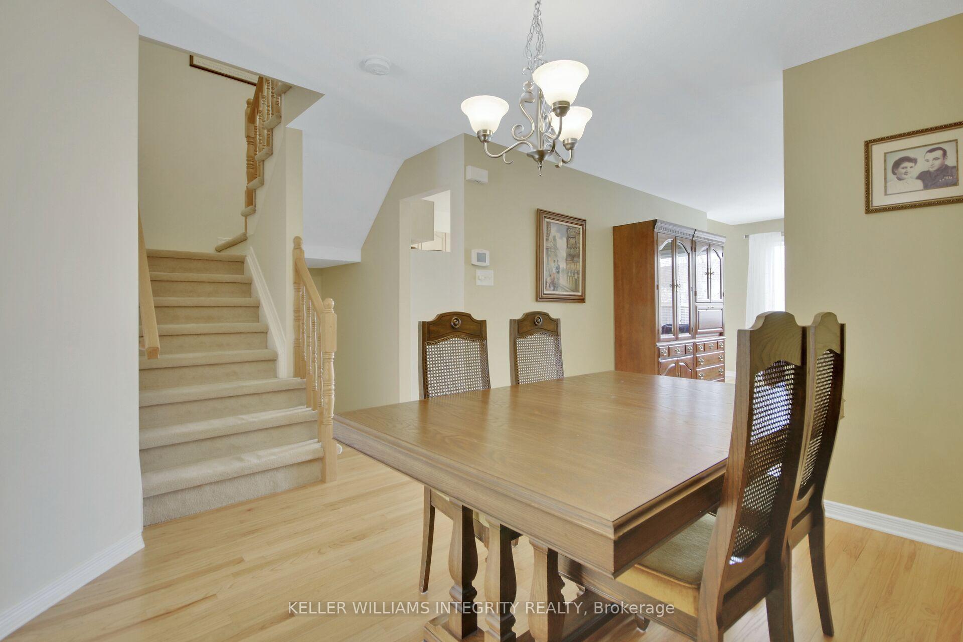 Photo 6 of 336 Brigitta Street, Ottawa, Kanata - Emerald Meadows/Trailwest — HOMEH