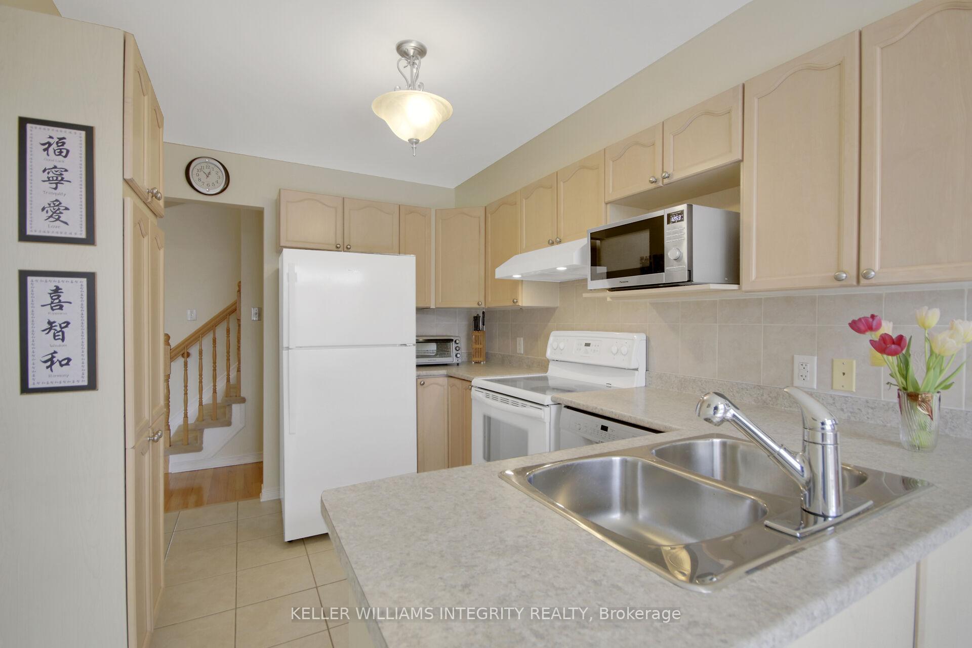 Photo 11 of 336 Brigitta Street, Ottawa, Kanata - Emerald Meadows/Trailwest — HOMEH