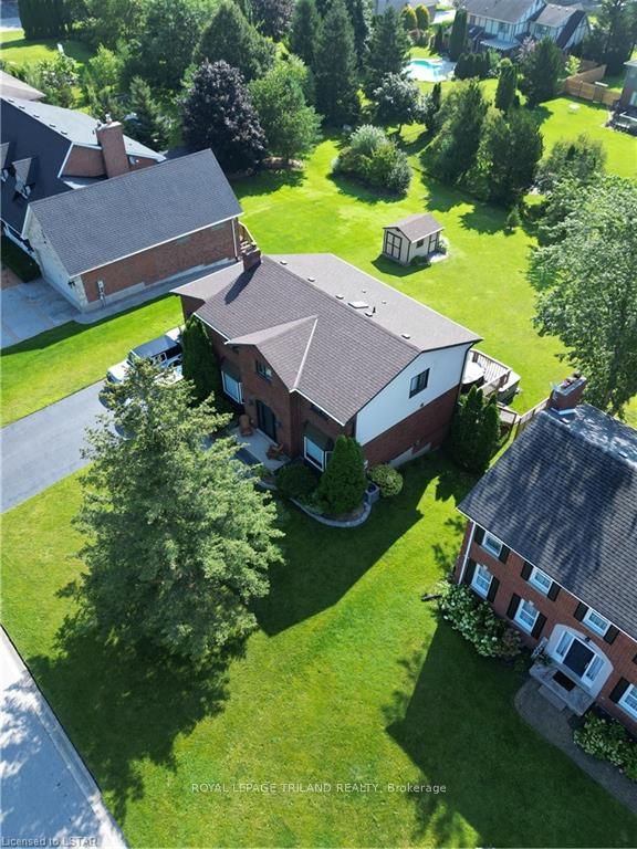Photo 2 of 57 Westbrook Crescent, Middlesex Centre, Kilworth — HOMEH