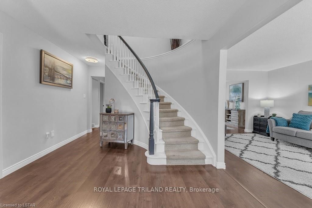 Photo 5 of 57 Westbrook Crescent, Middlesex Centre, Kilworth — HOMEH