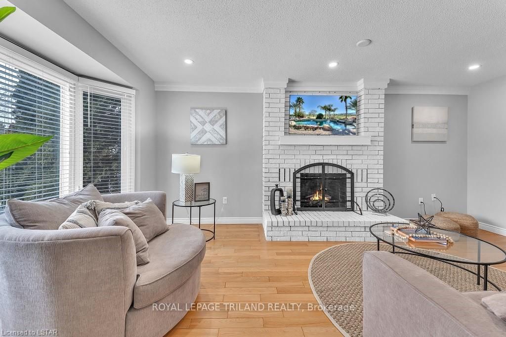 Photo 6 of 57 Westbrook Crescent, Middlesex Centre, Kilworth — HOMEH