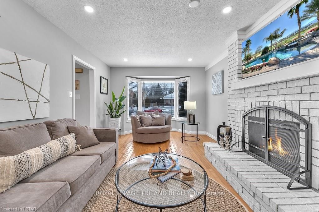 Photo 7 of 57 Westbrook Crescent, Middlesex Centre, Kilworth — HOMEH