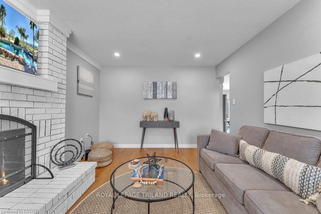 Photo 8 of 57 Westbrook Crescent, Middlesex Centre, Kilworth — HOMEH