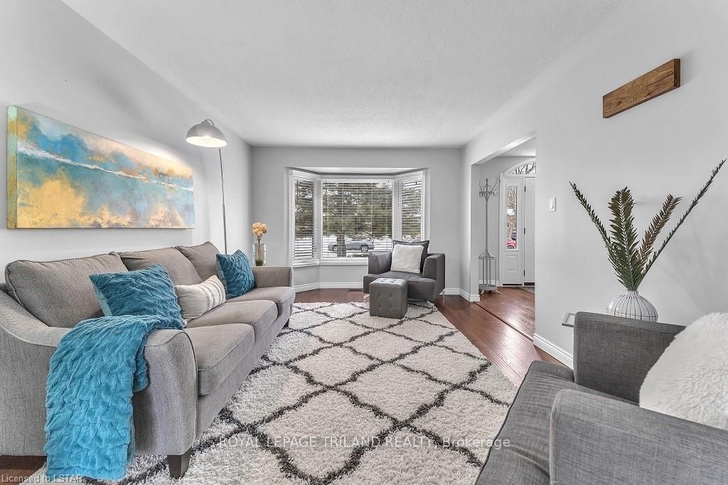 Photo 9 of 57 Westbrook Crescent, Middlesex Centre, Kilworth — HOMEH