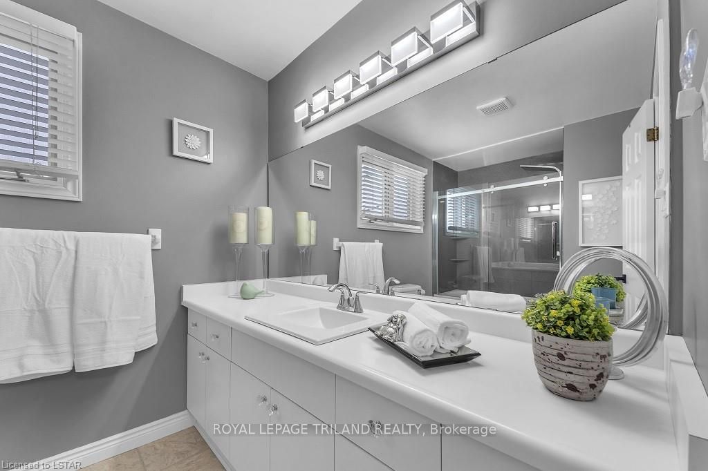 Photo 32 of 57 Westbrook Crescent, Middlesex Centre, Kilworth — HOMEH