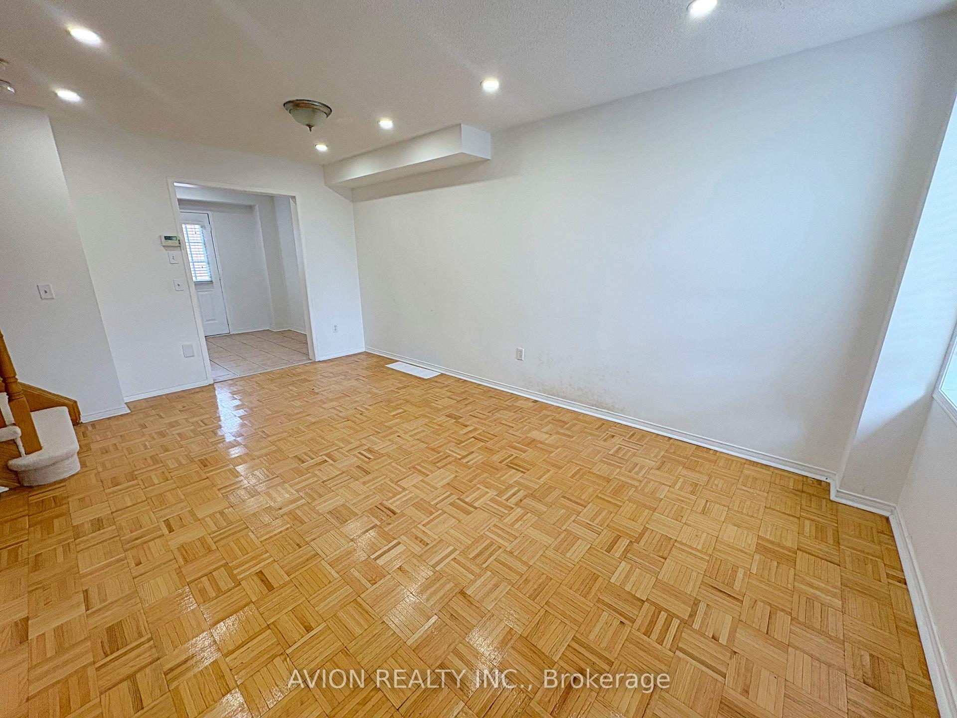 Photo 3 of 366 Bur Oak Avenue, Markham, Berczy — HOMEH