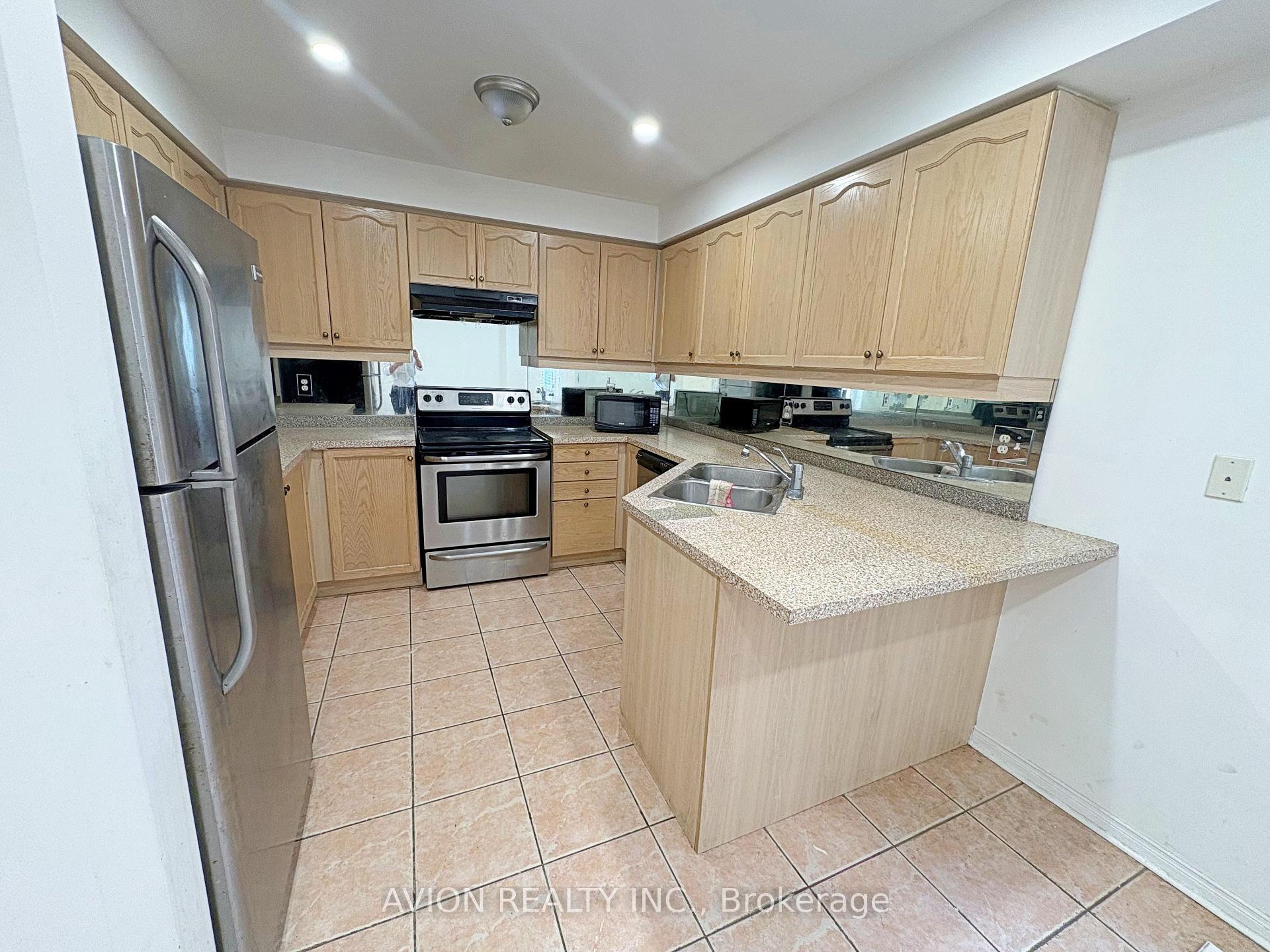 Photo 5 of 366 Bur Oak Avenue, Markham, Berczy — HOMEH