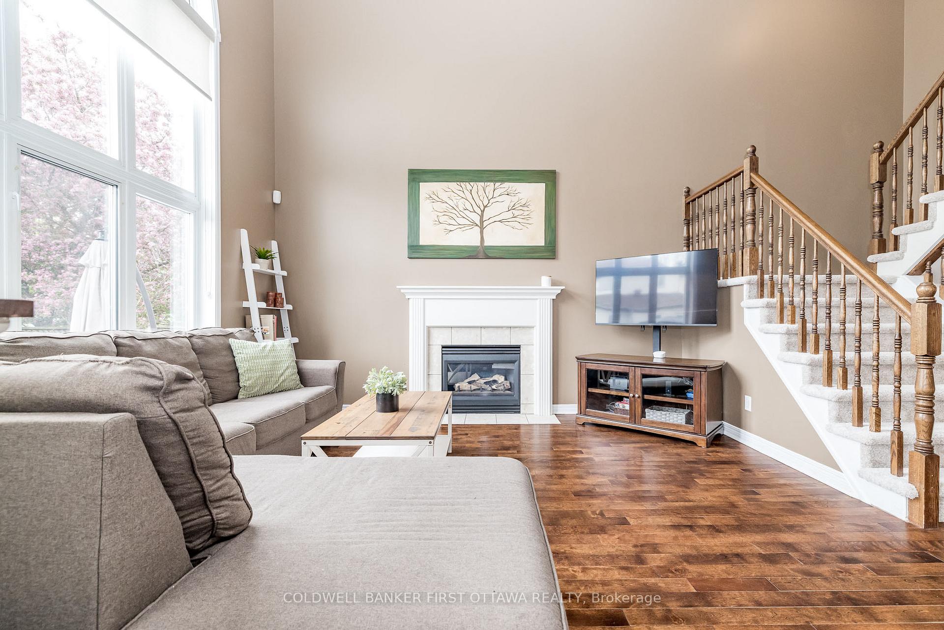 Photo 14 of 25 Nairn Street, Ottawa, Kanata - Glencairn/Hazeldean — HOMEH