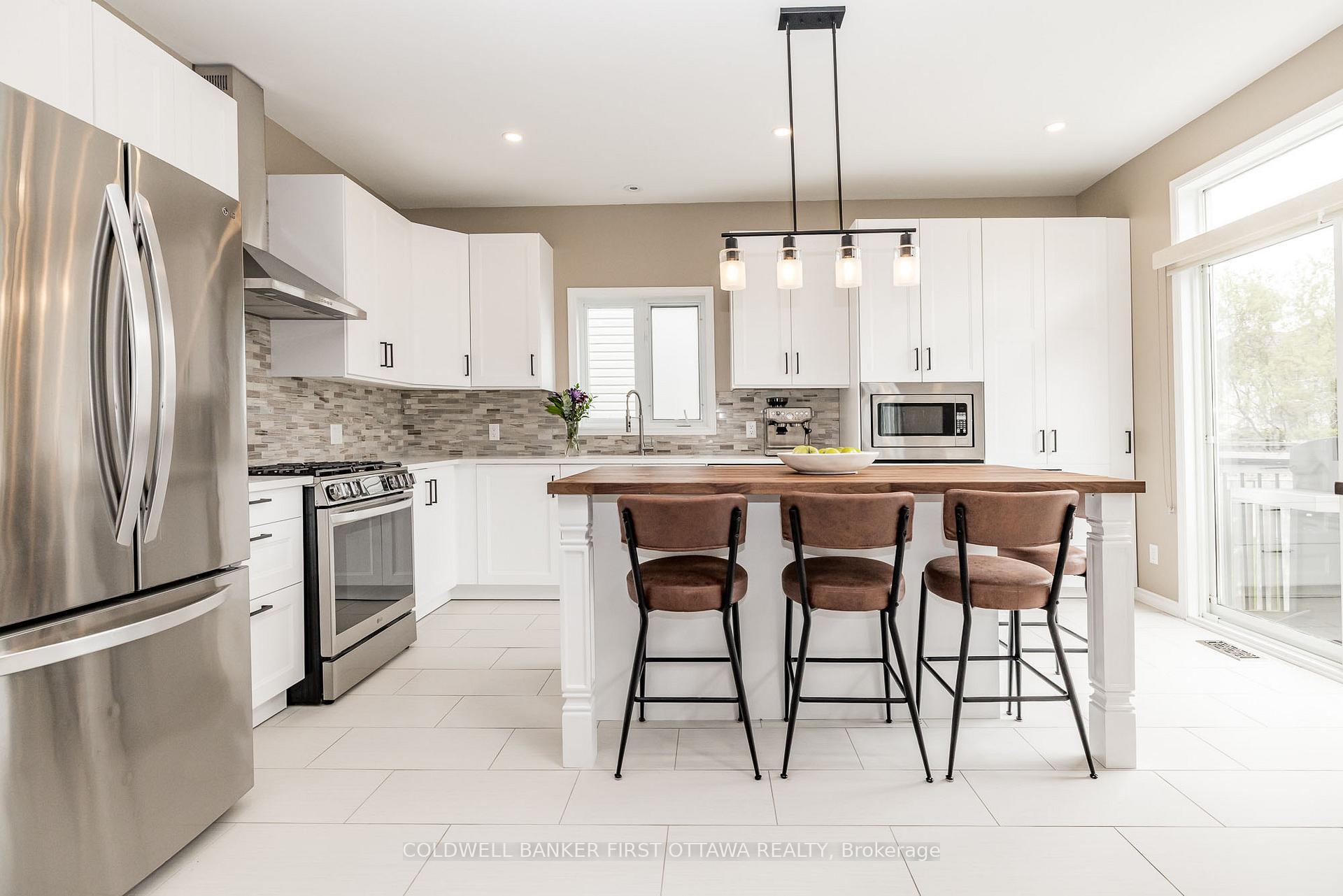 Photo 17 of 25 Nairn Street, Ottawa, Kanata - Glencairn/Hazeldean — HOMEH