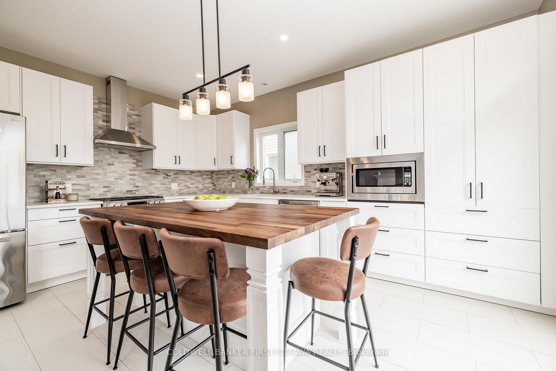 Photo 18 of 25 Nairn Street, Ottawa, Kanata - Glencairn/Hazeldean — HOMEH