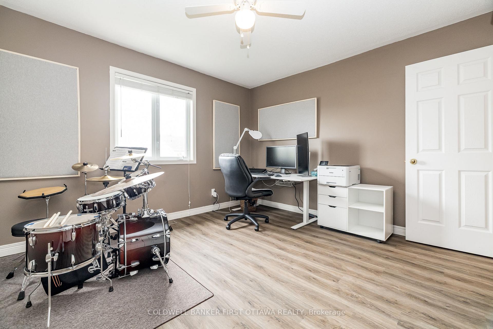 Photo 36 of 25 Nairn Street, Ottawa, Kanata - Glencairn/Hazeldean — HOMEH