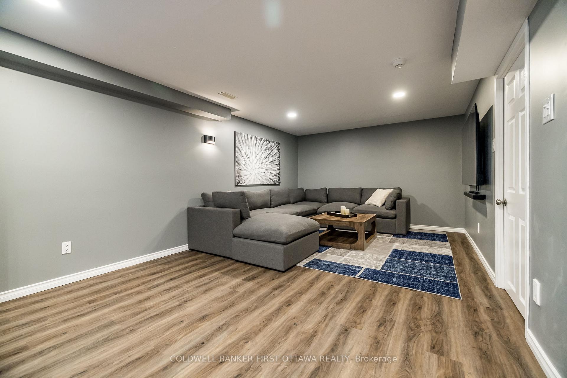 Photo 37 of 25 Nairn Street, Ottawa, Kanata - Glencairn/Hazeldean — HOMEH