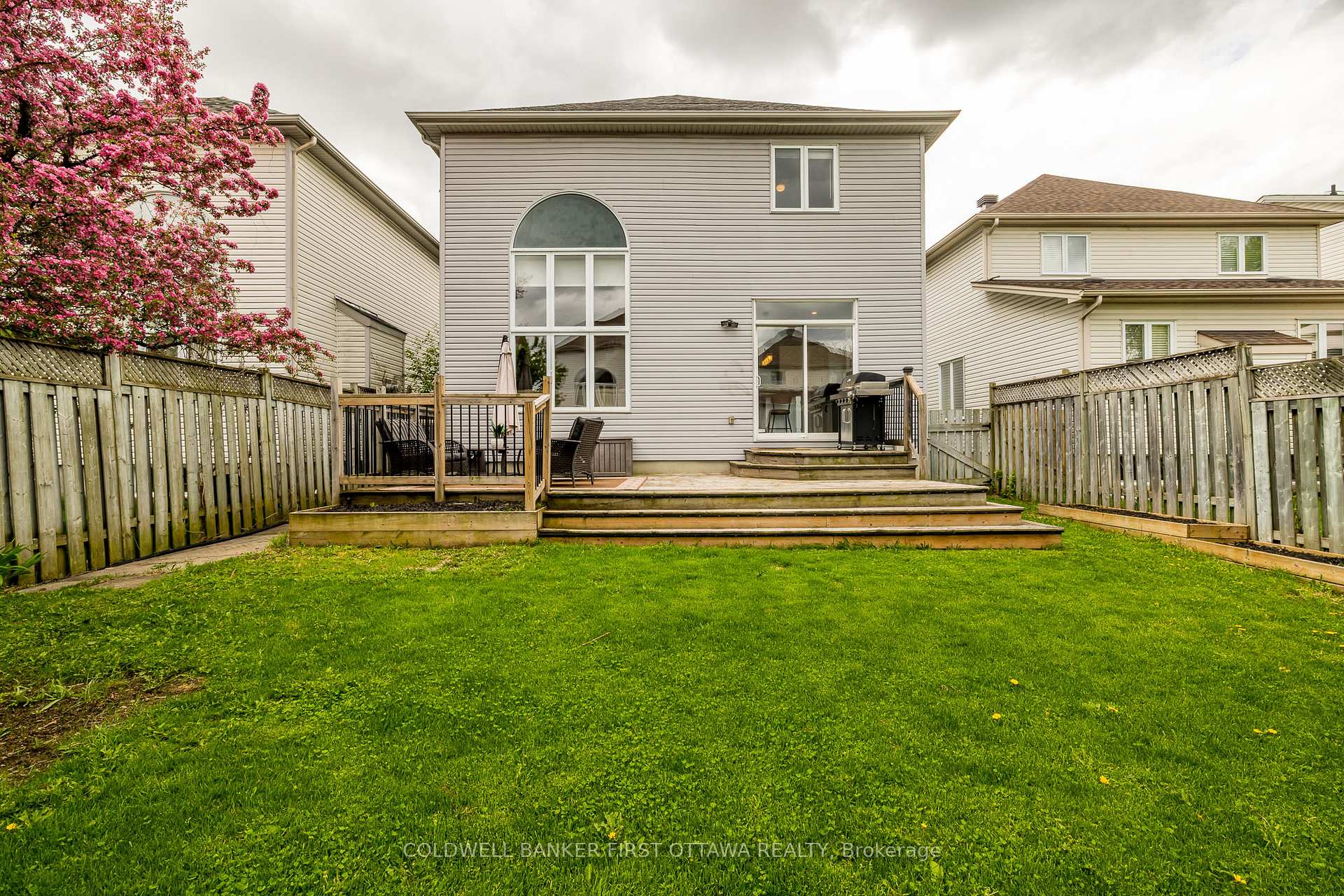 Photo 45 of 25 Nairn Street, Ottawa, Kanata - Glencairn/Hazeldean — HOMEH