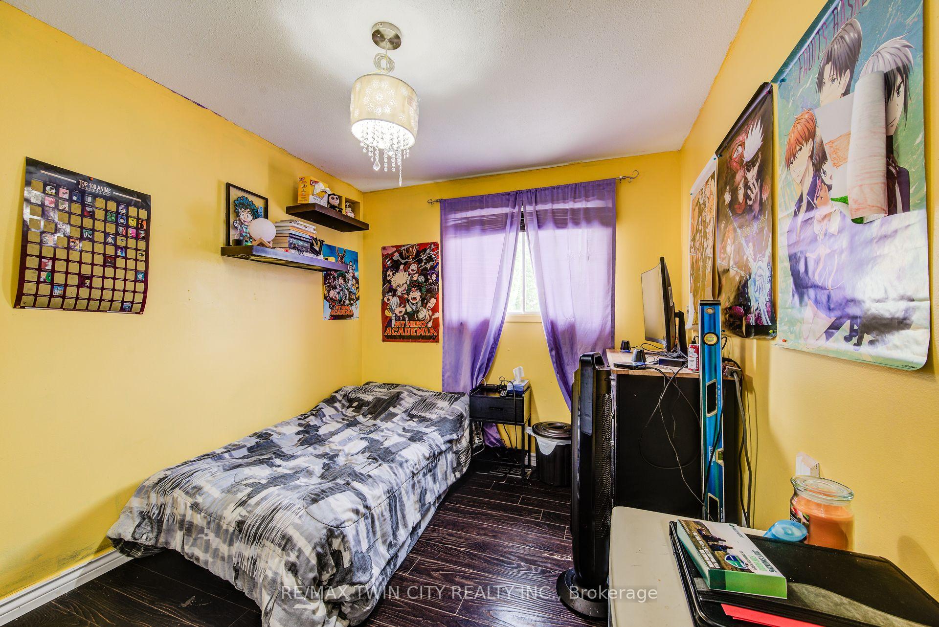 Photo 17 of 27 Meadow Woods Crescent, Kitchener, Forest Heights — HOMEH