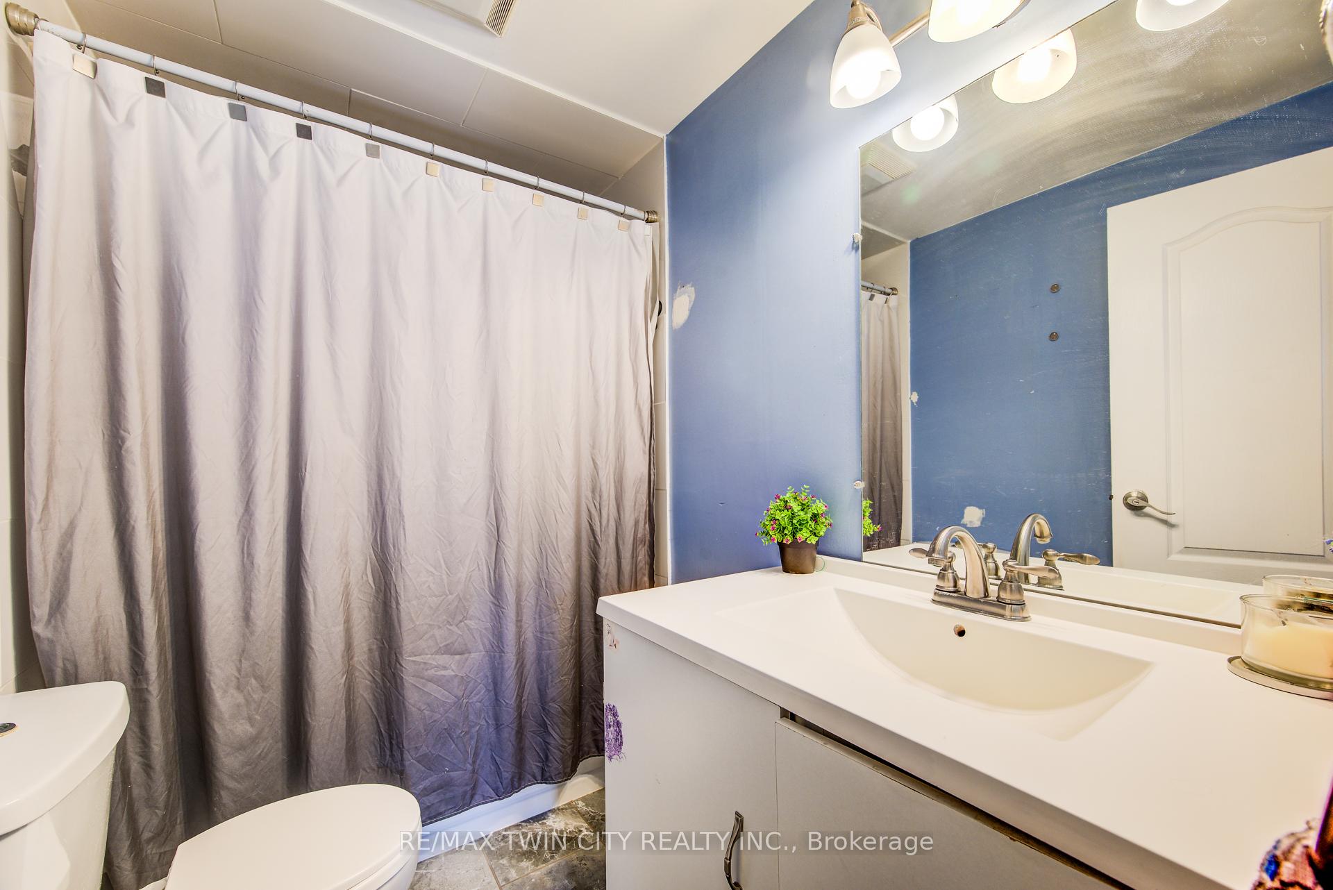 Photo 19 of 27 Meadow Woods Crescent, Kitchener, Forest Heights — HOMEH