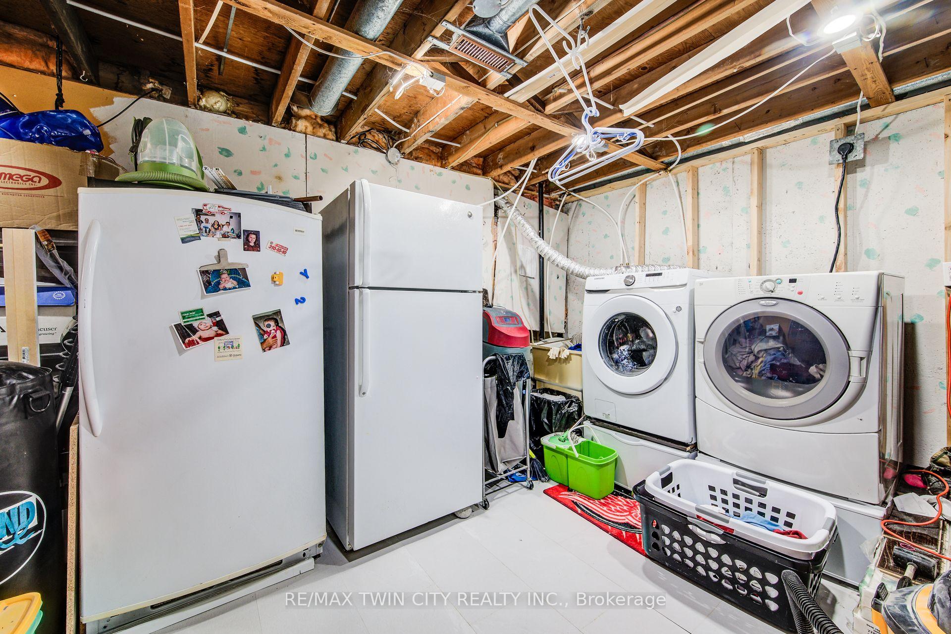 Photo 24 of 27 Meadow Woods Crescent, Kitchener, Forest Heights — HOMEH