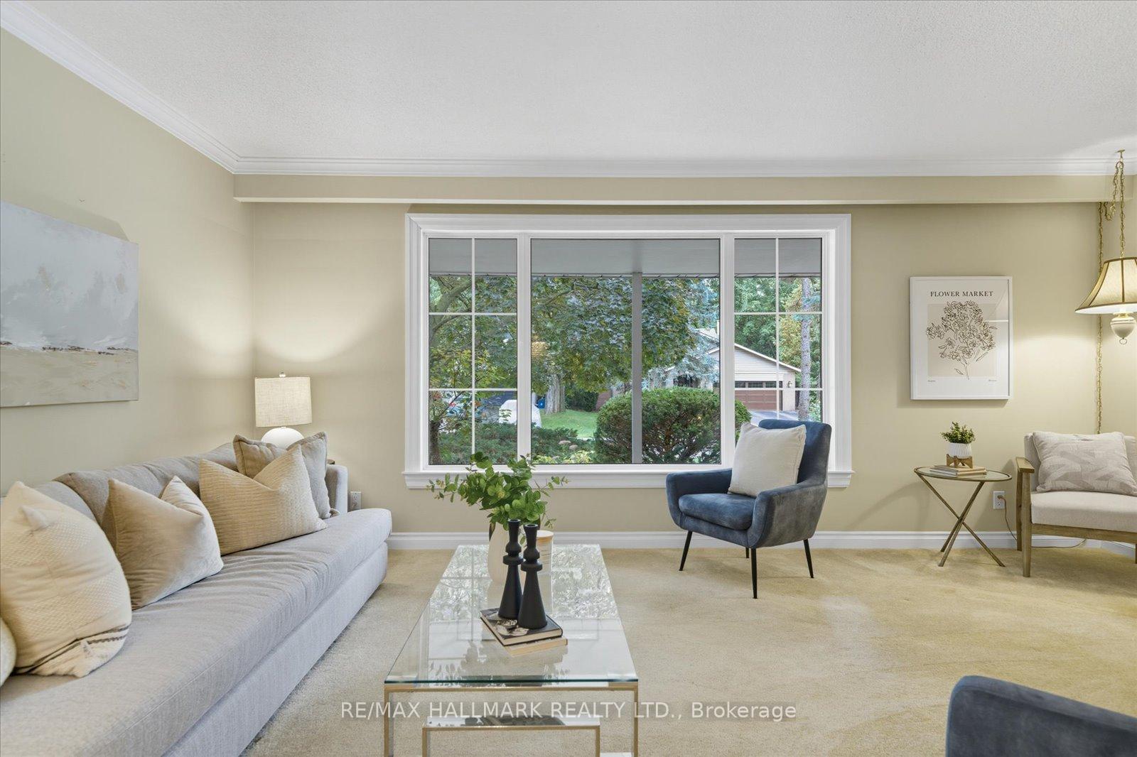 Photo 5 of 28 Christman Court, Markham, Markham Village — HOMEH