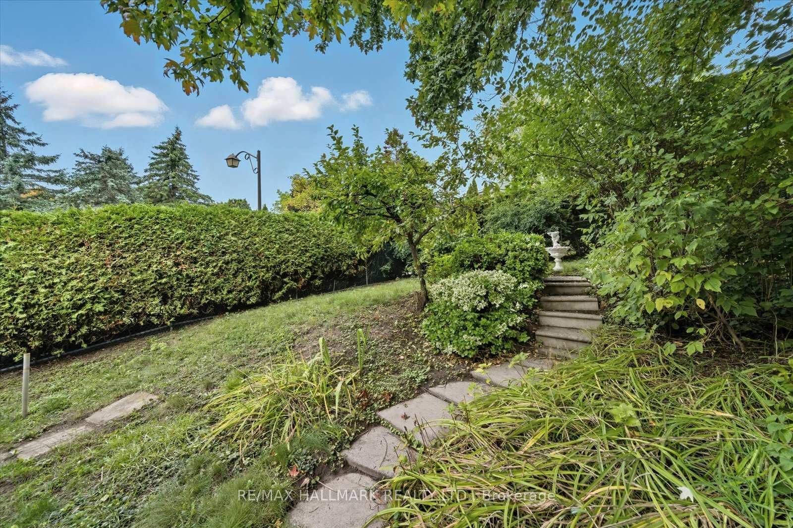 Photo 39 of 28 Christman Court, Markham, Markham Village — HOMEH