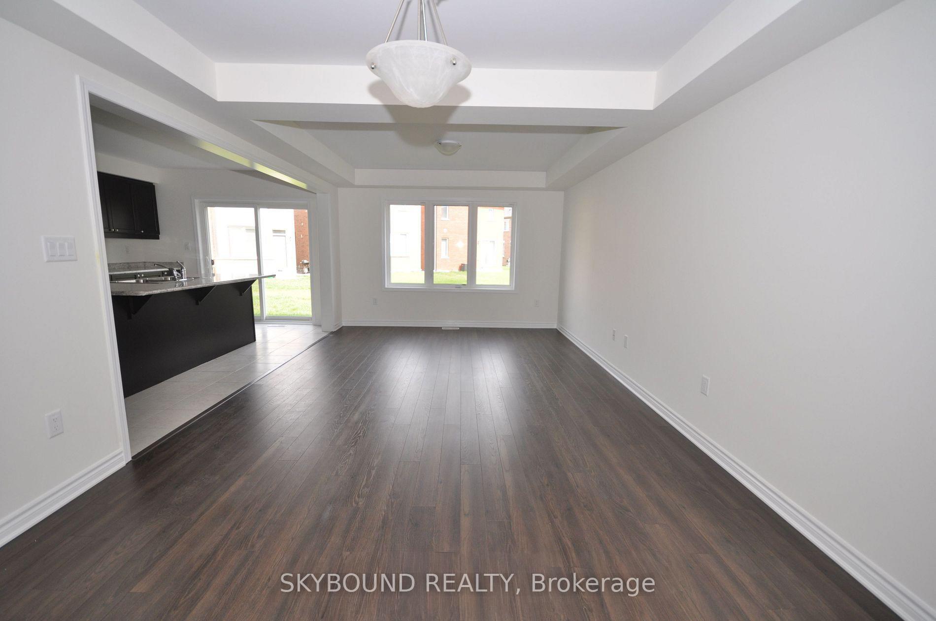 Photo 5 of 305 Gooding Crescent, Milton, Ford — HOMEH