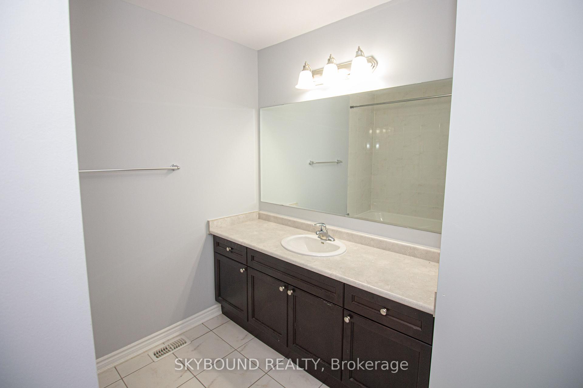 Photo 14 of 305 Gooding Crescent, Milton, Ford — HOMEH