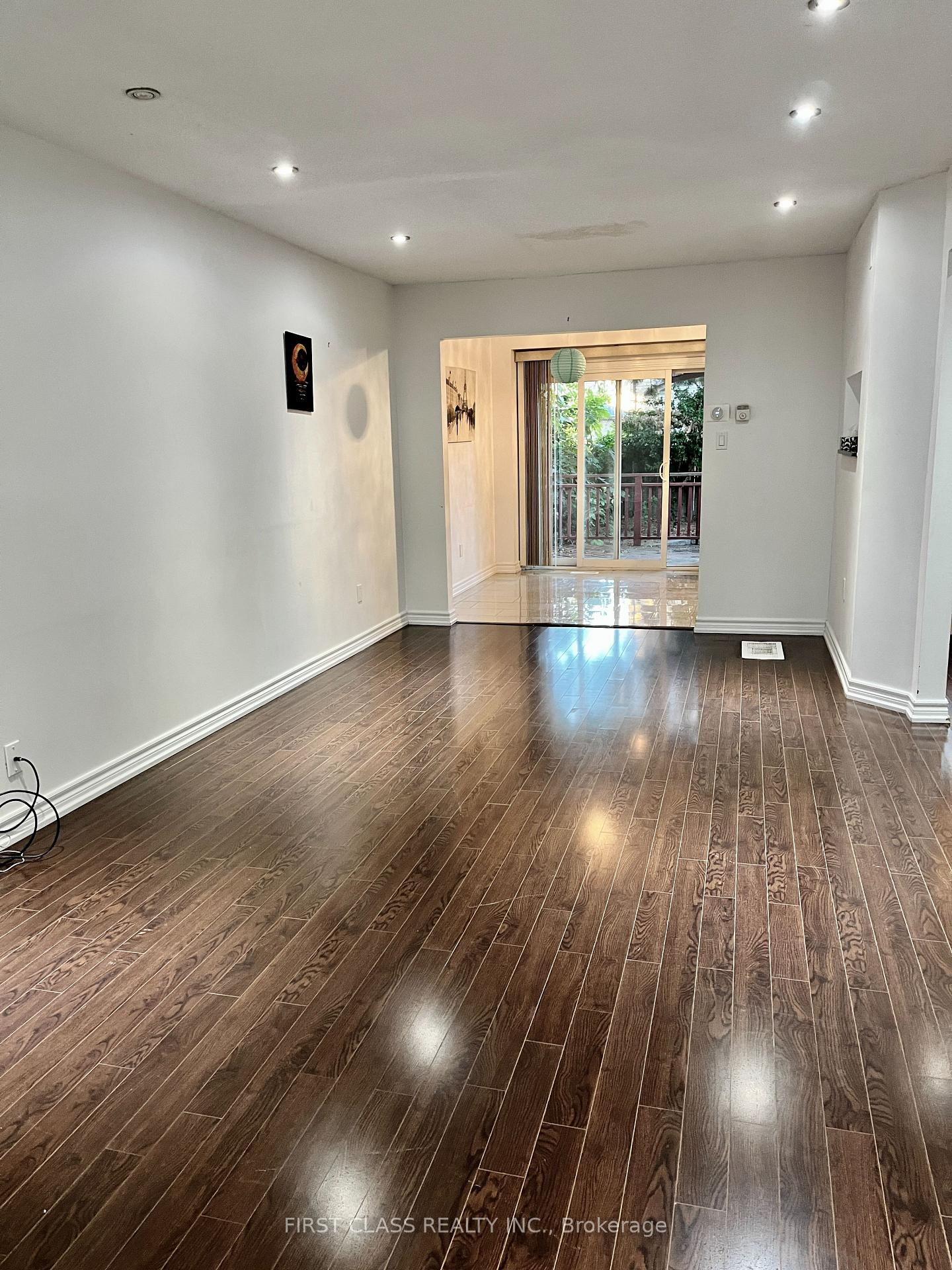 Photo 5 of Unit Upper, 9 Upton Crescent, Markham, Milliken Mills West — HOMEH