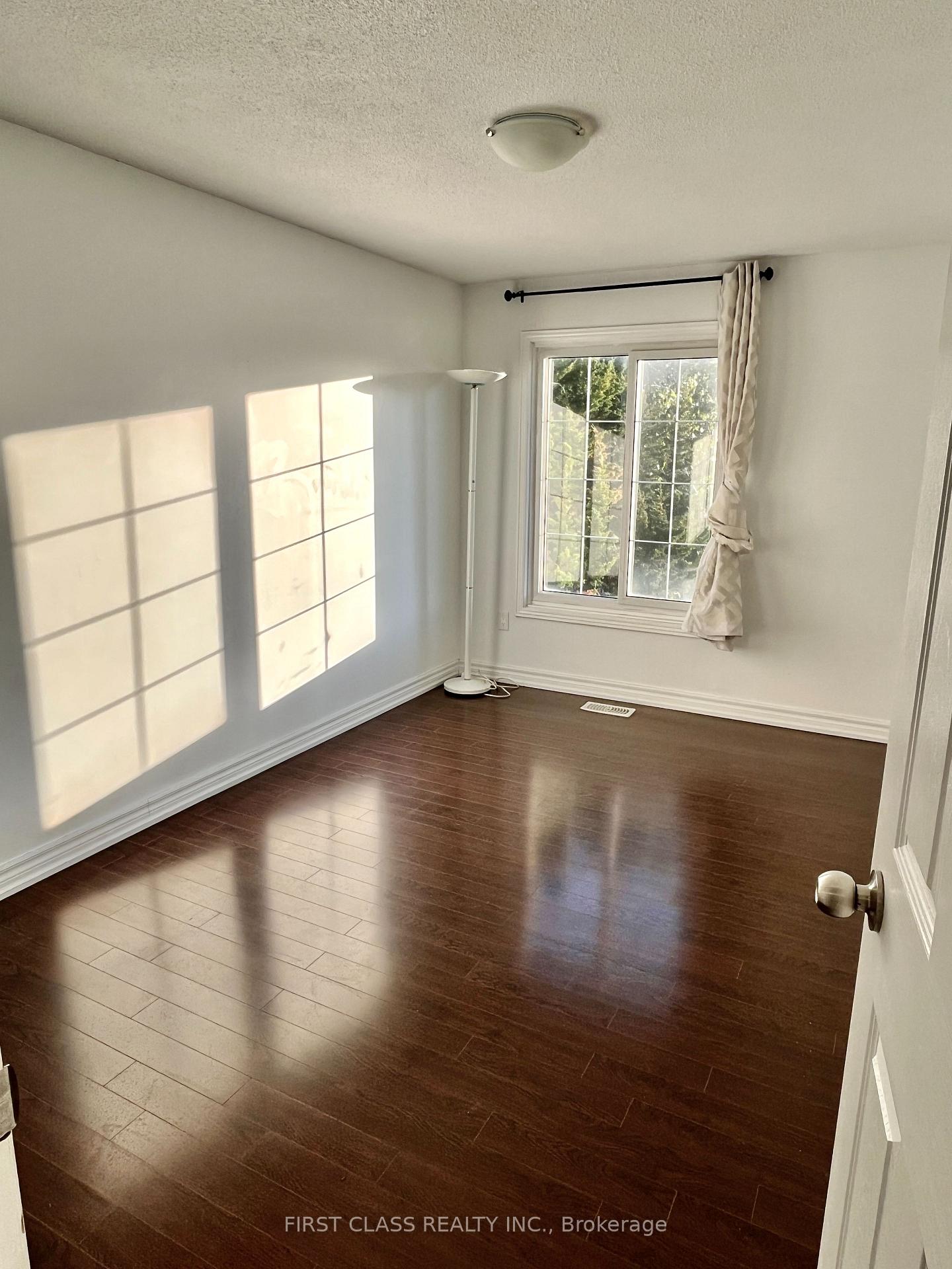Photo 11 of Unit Upper, 9 Upton Crescent, Markham, Milliken Mills West — HOMEH