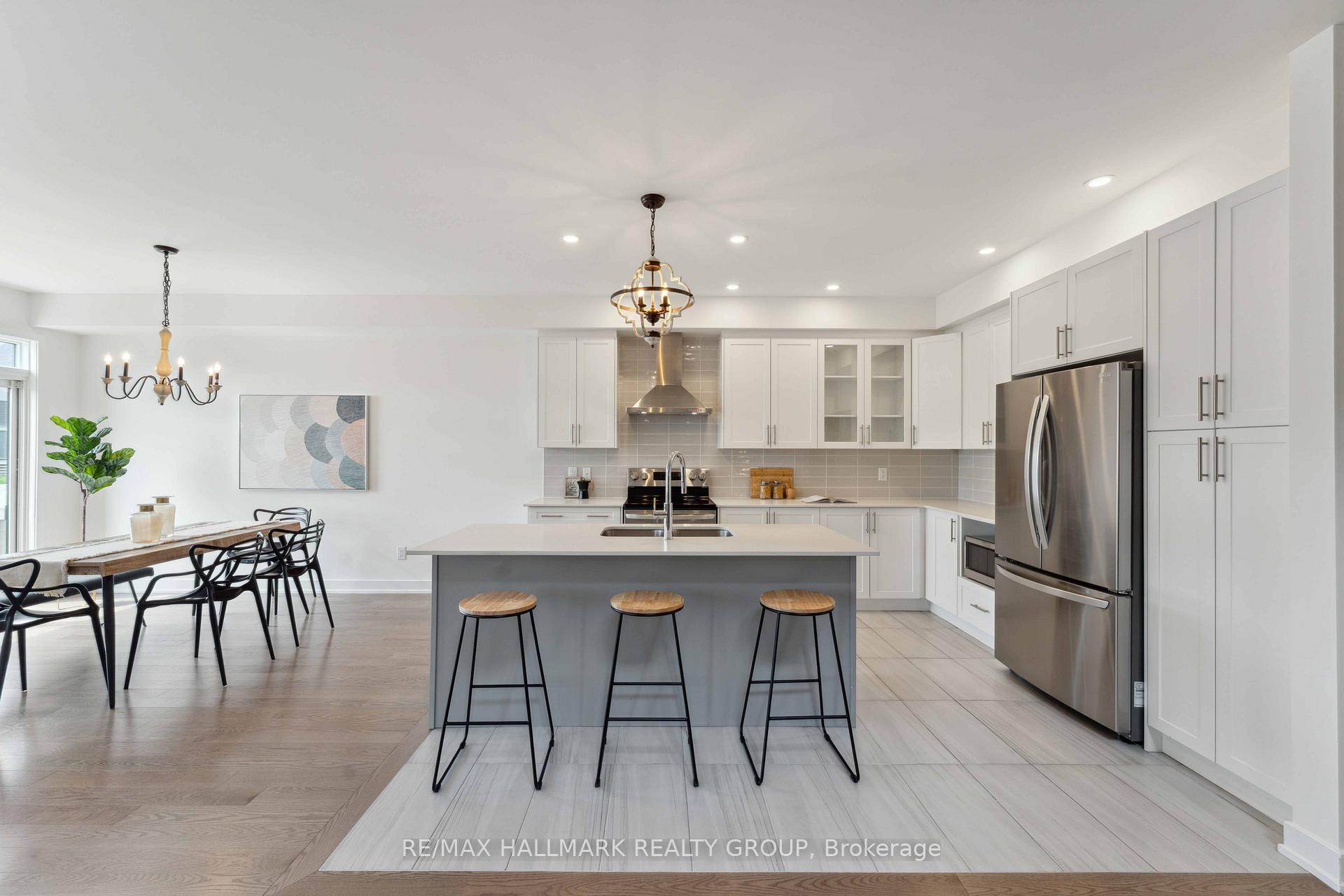 Photo 5 of 20 Mendoza Way, Ottawa, Kanata - Emerald Meadows/Trailwest — HOMEH