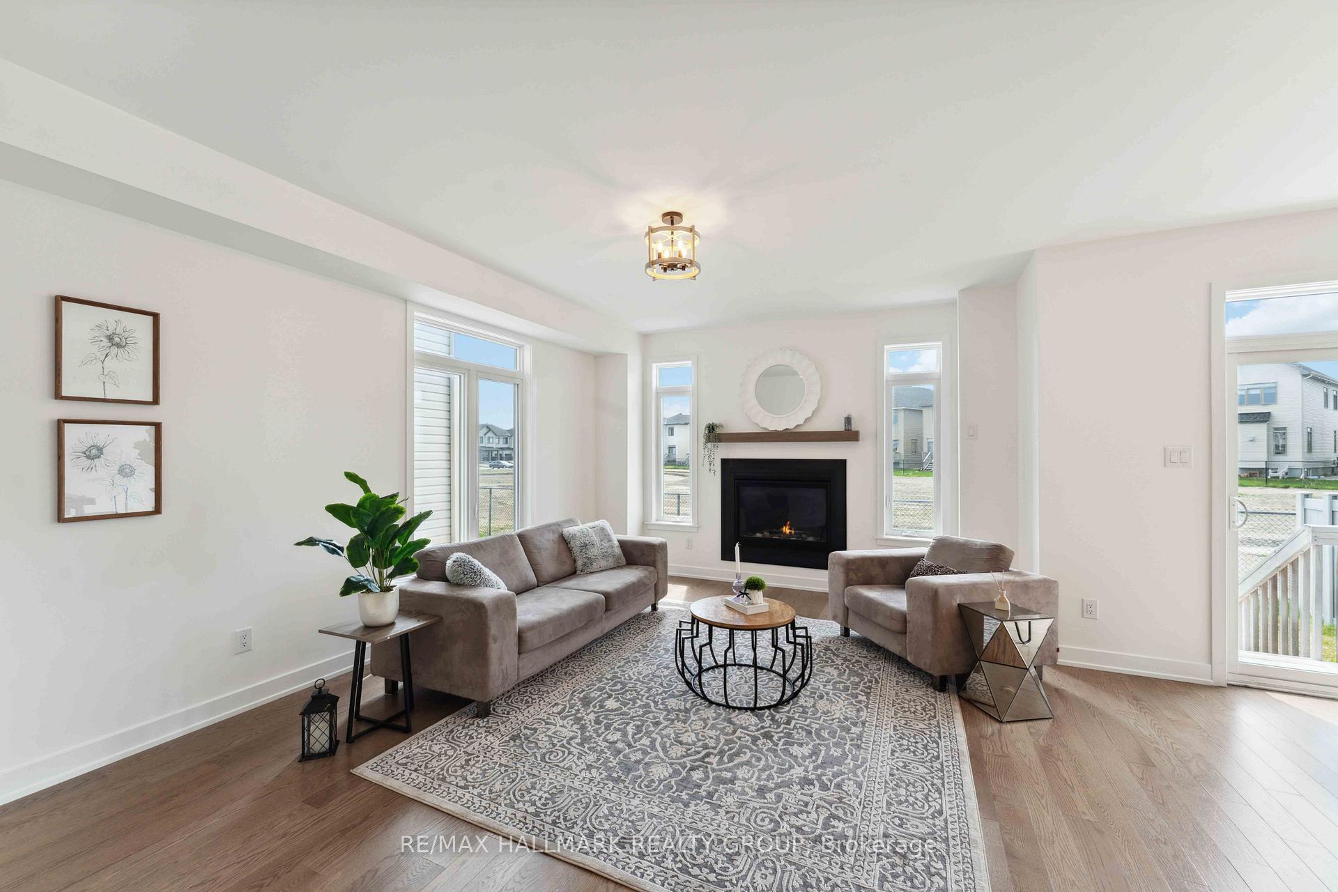Photo 12 of 20 Mendoza Way, Ottawa, Kanata - Emerald Meadows/Trailwest — HOMEH