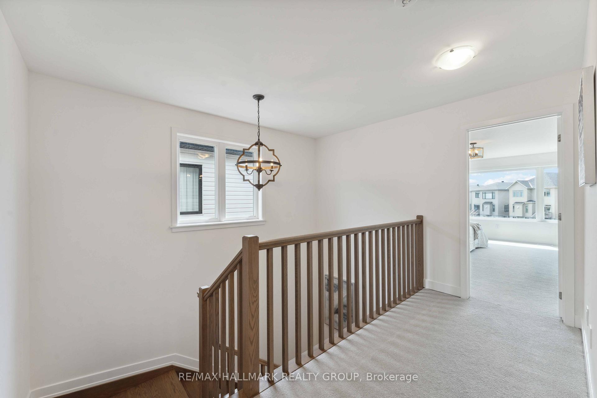 Photo 16 of 20 Mendoza Way, Ottawa, Kanata - Emerald Meadows/Trailwest — HOMEH