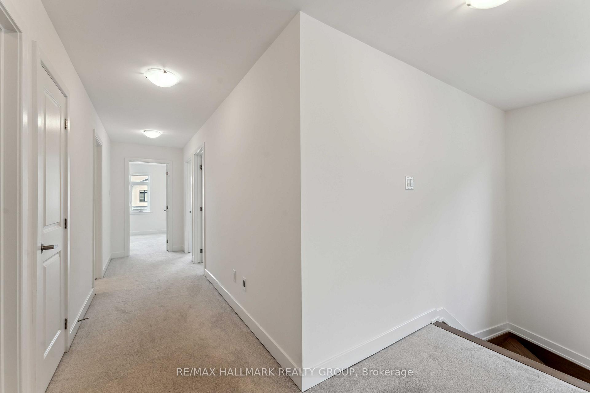 Photo 17 of 20 Mendoza Way, Ottawa, Kanata - Emerald Meadows/Trailwest — HOMEH