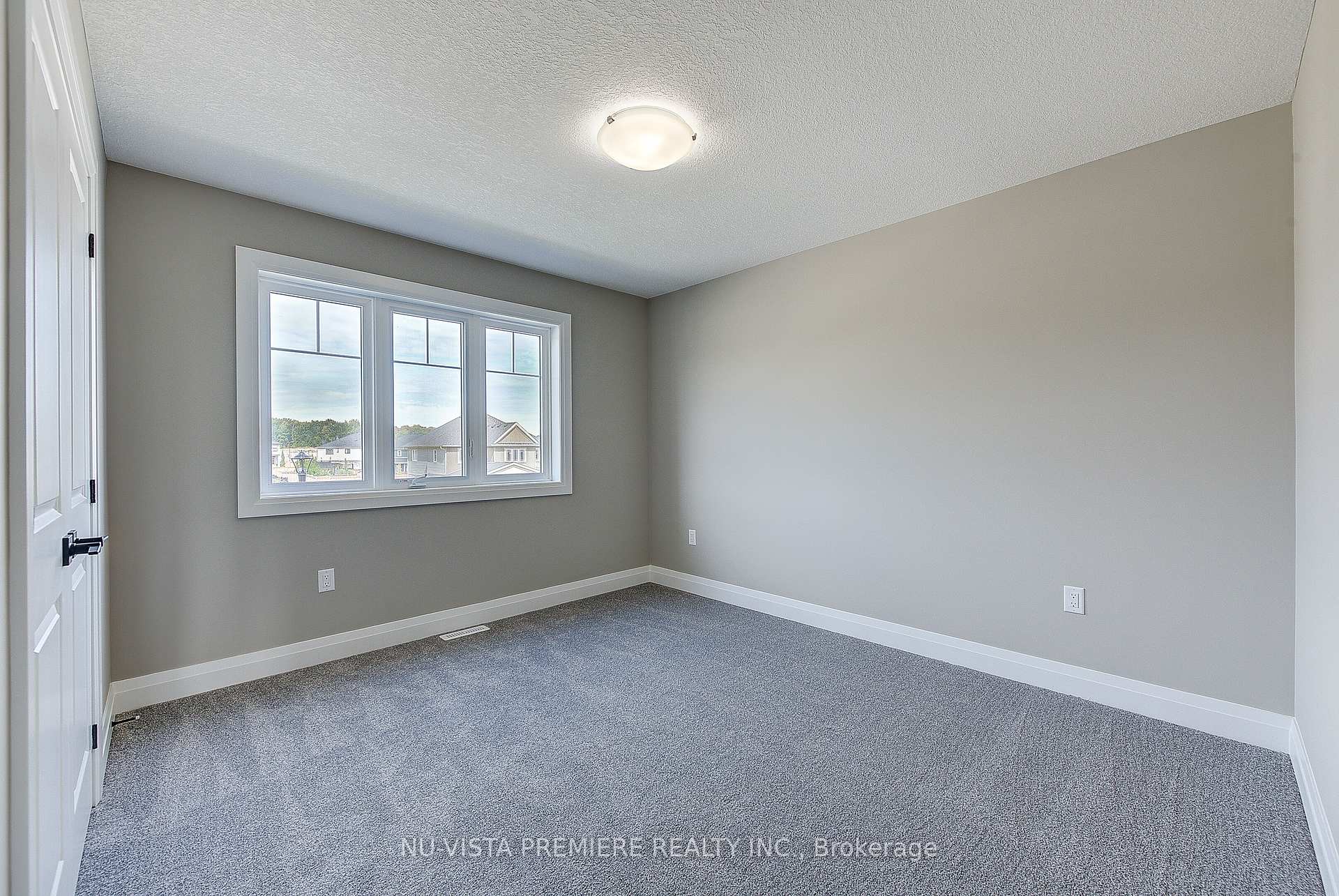 Photo 33 of 51 Basil Crescent, Middlesex Centre, Ilderton — HOMEH