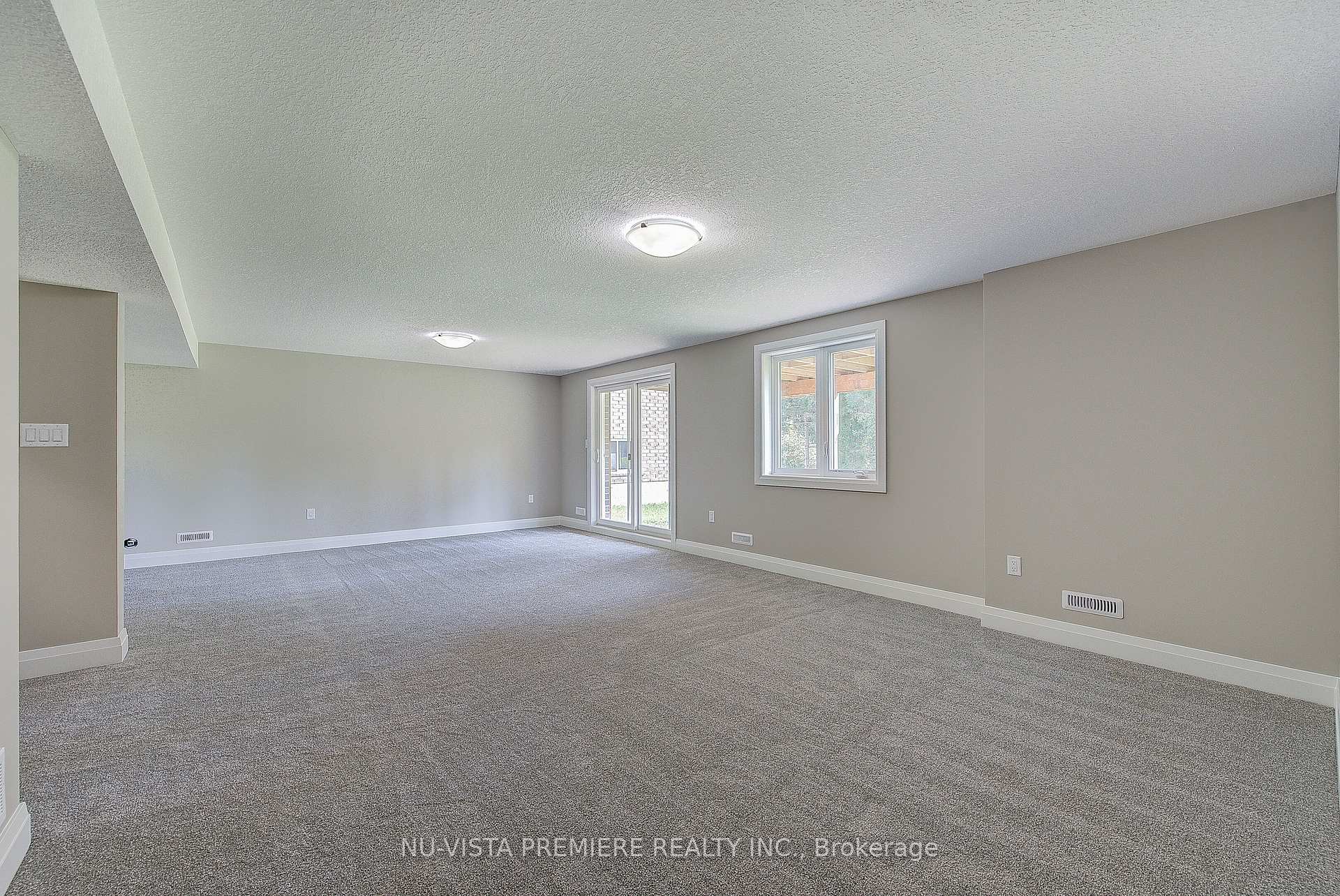 Photo 35 of 51 Basil Crescent, Middlesex Centre, Ilderton — HOMEH