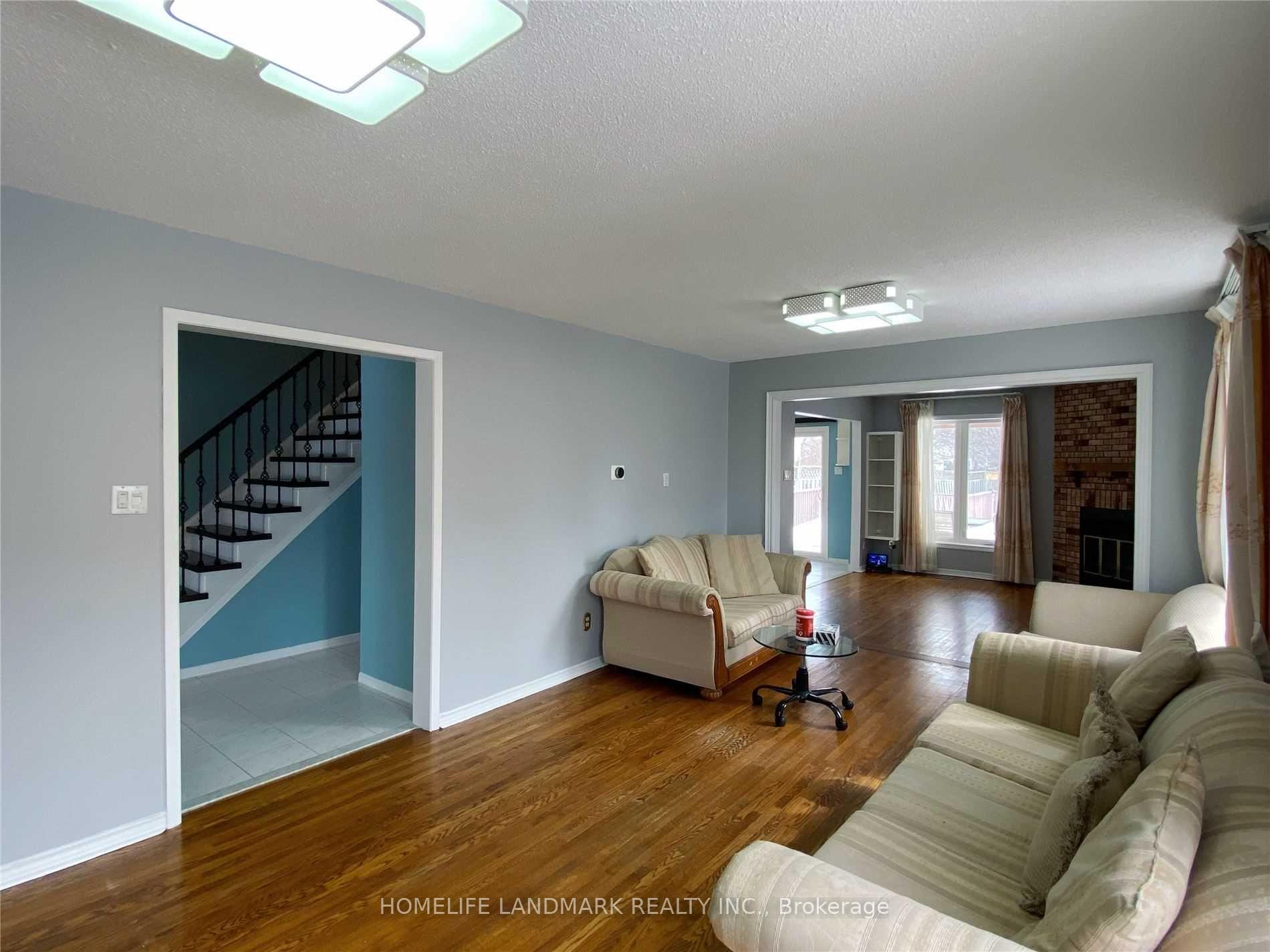 Photo 5 of 29 Timbers Circle, Markham, Milliken Mills East — HOMEH