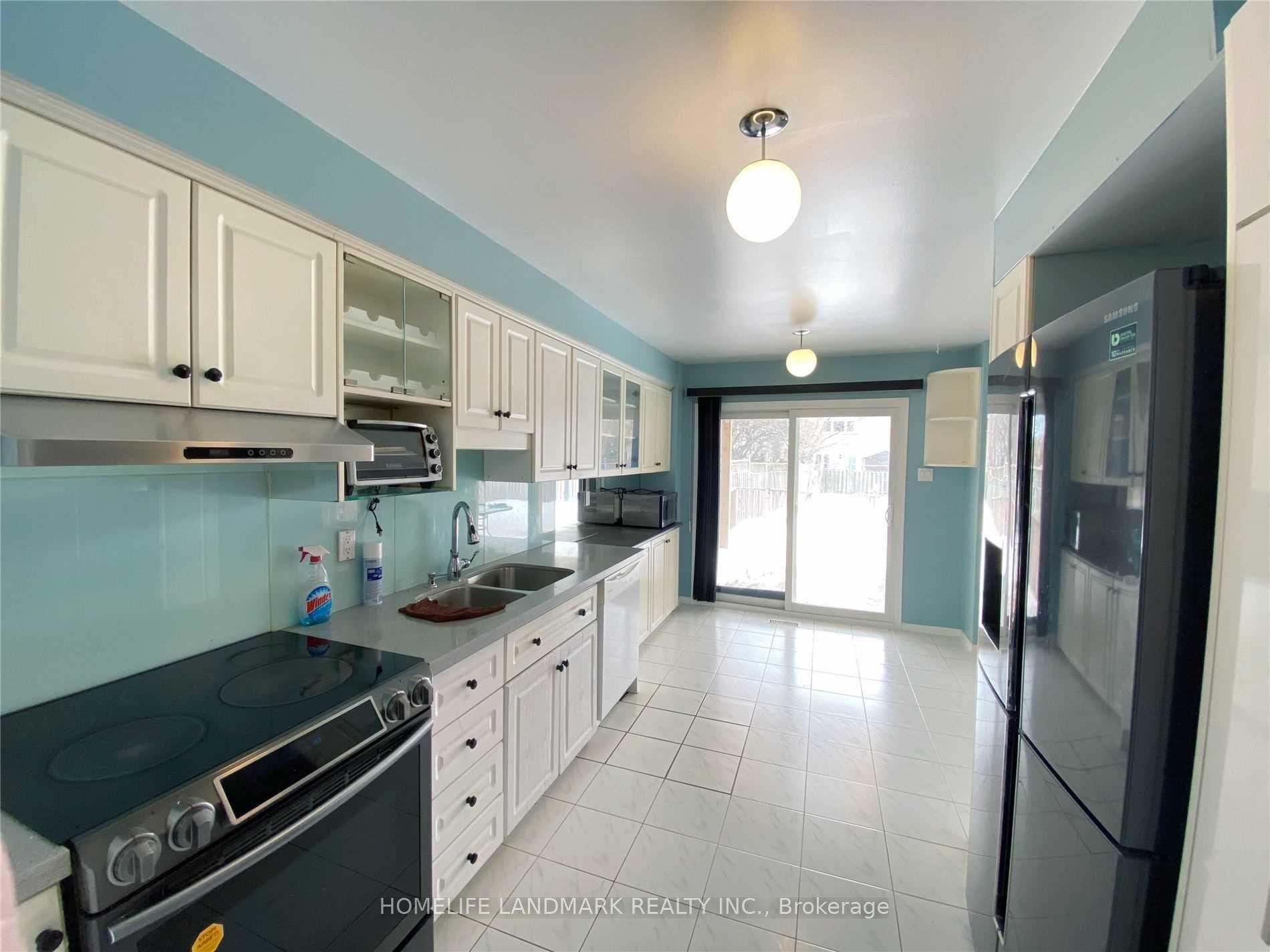 Photo 6 of 29 Timbers Circle, Markham, Milliken Mills East — HOMEH
