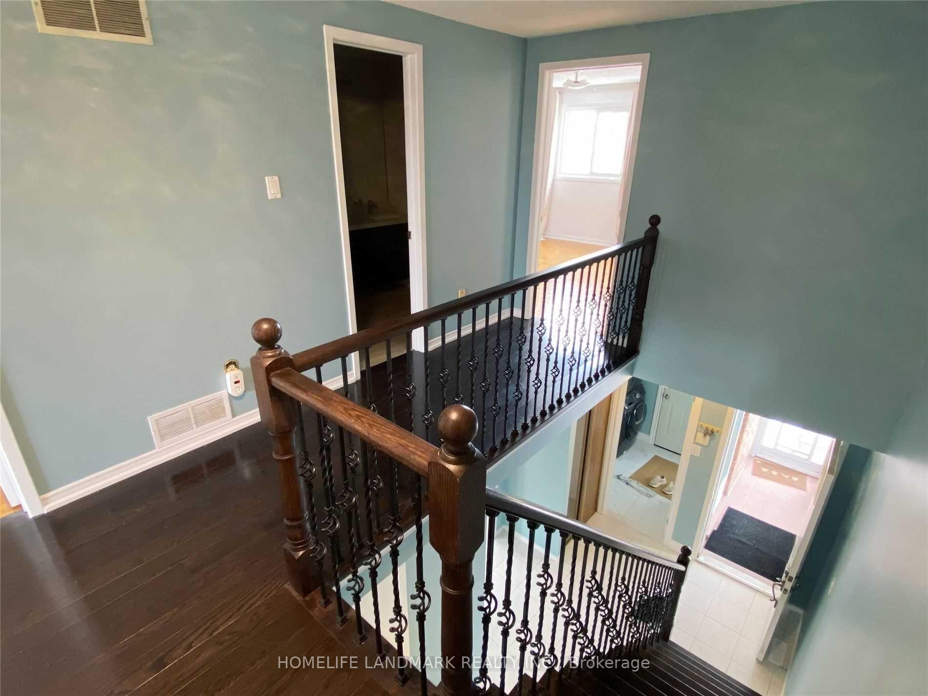 Photo 16 of 29 Timbers Circle, Markham, Milliken Mills East — HOMEH