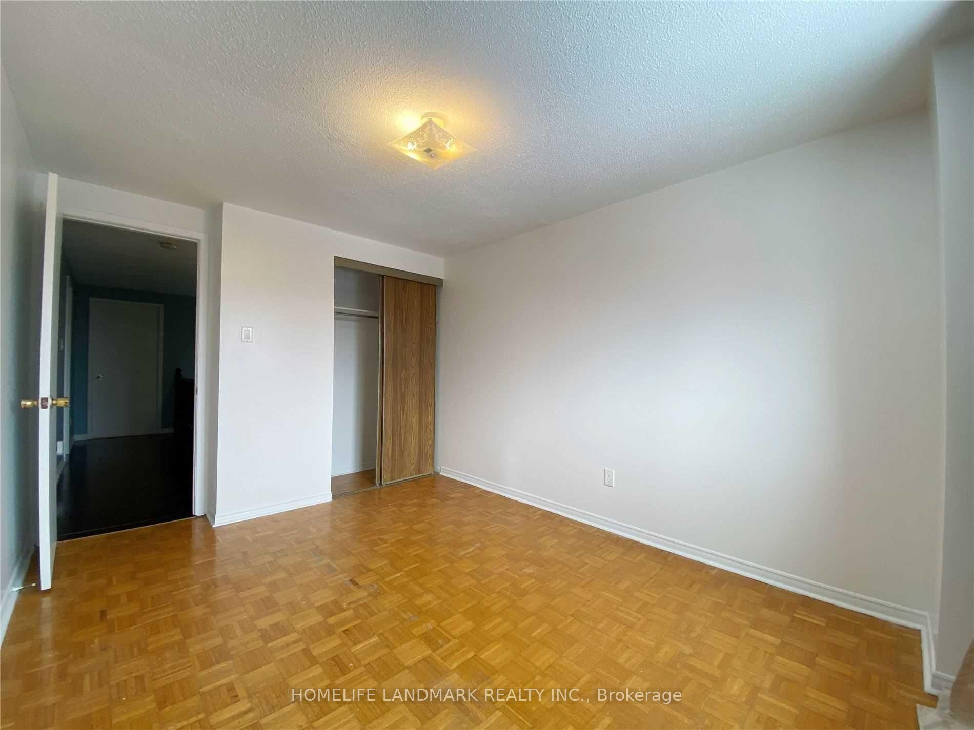 Photo 19 of 29 Timbers Circle, Markham, Milliken Mills East — HOMEH