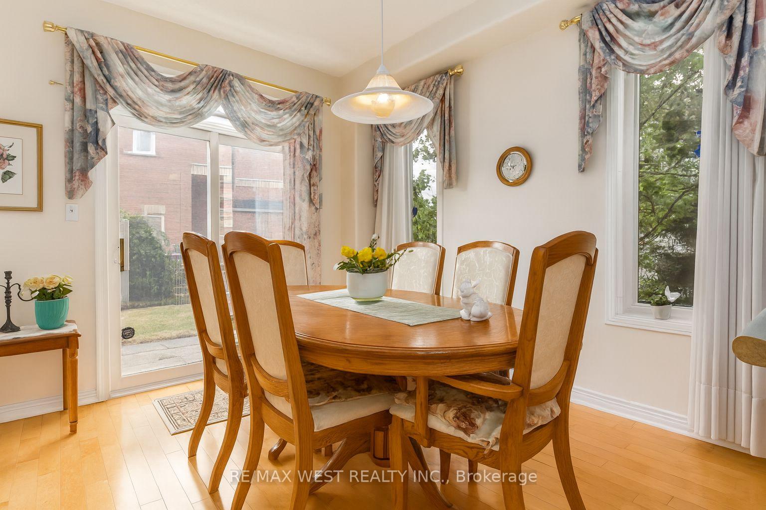 Photo 7 of 37 Belford Crescent, Markham, Milliken Mills East — HOMEH