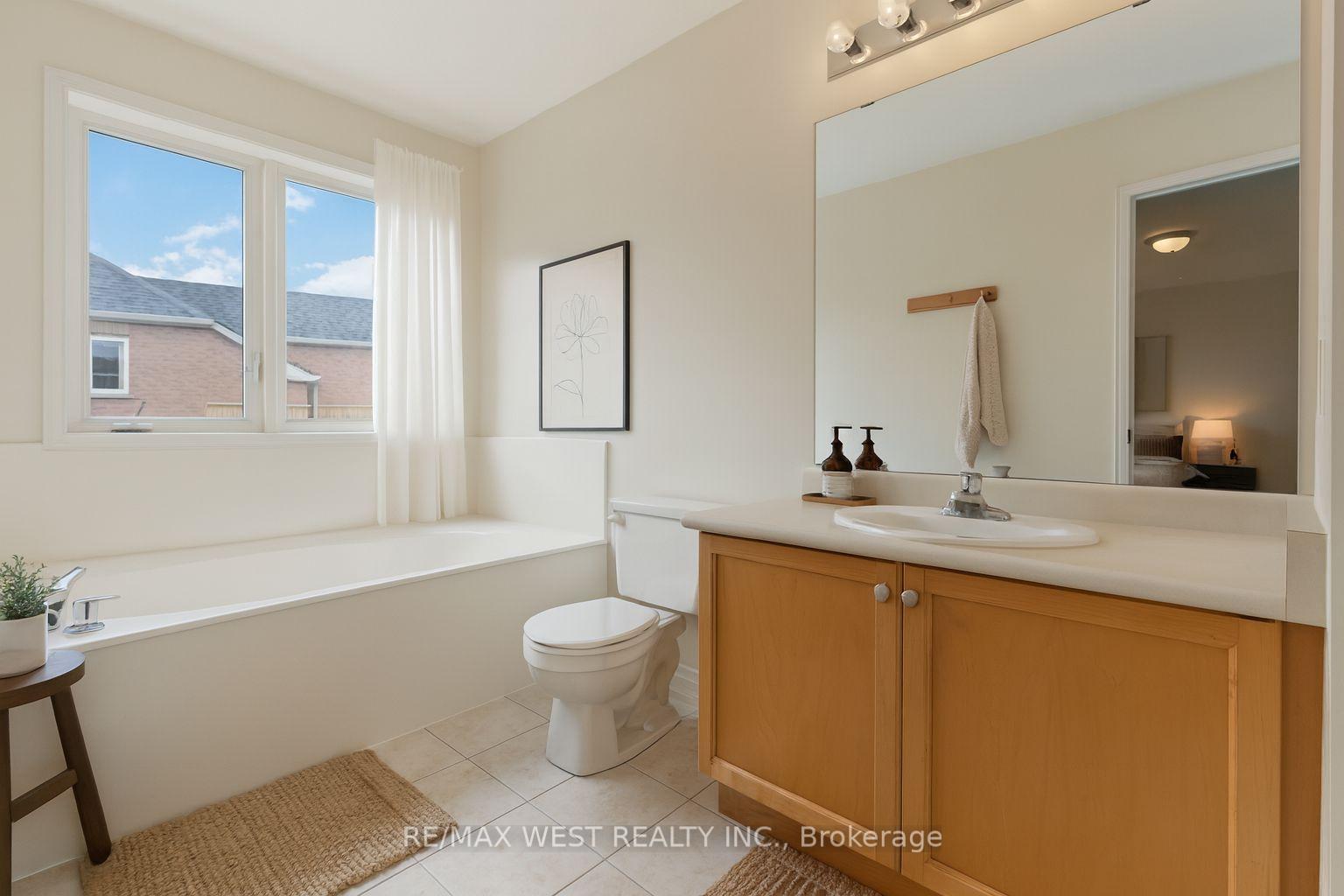 Photo 13 of 37 Belford Crescent, Markham, Milliken Mills East — HOMEH
