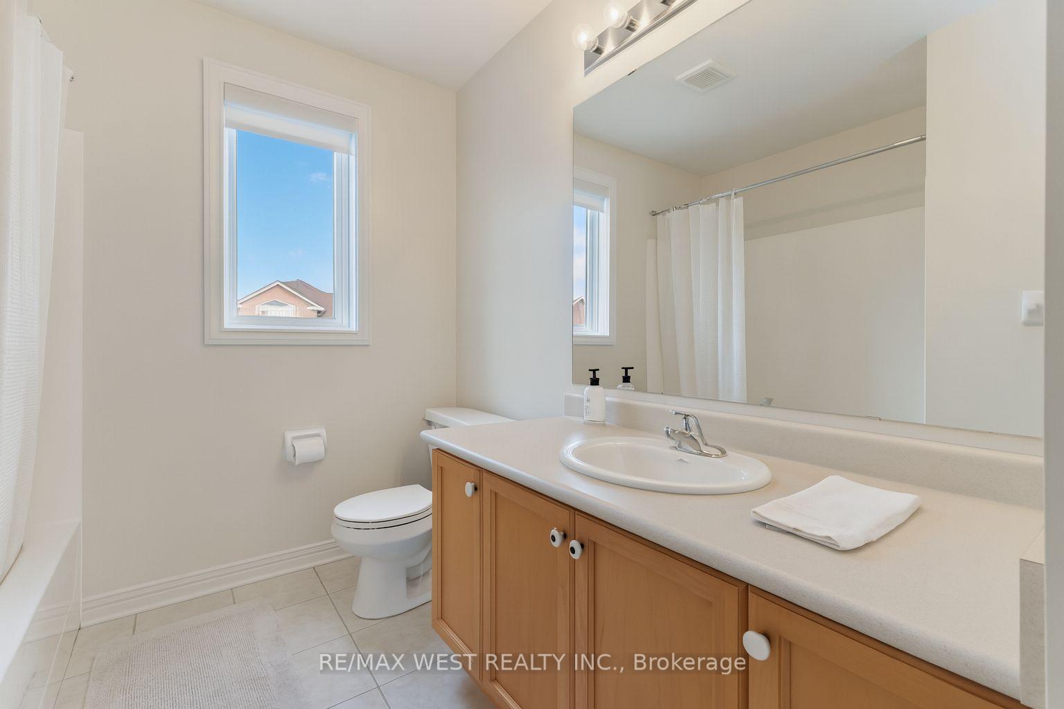 Photo 16 of 37 Belford Crescent, Markham, Milliken Mills East — HOMEH