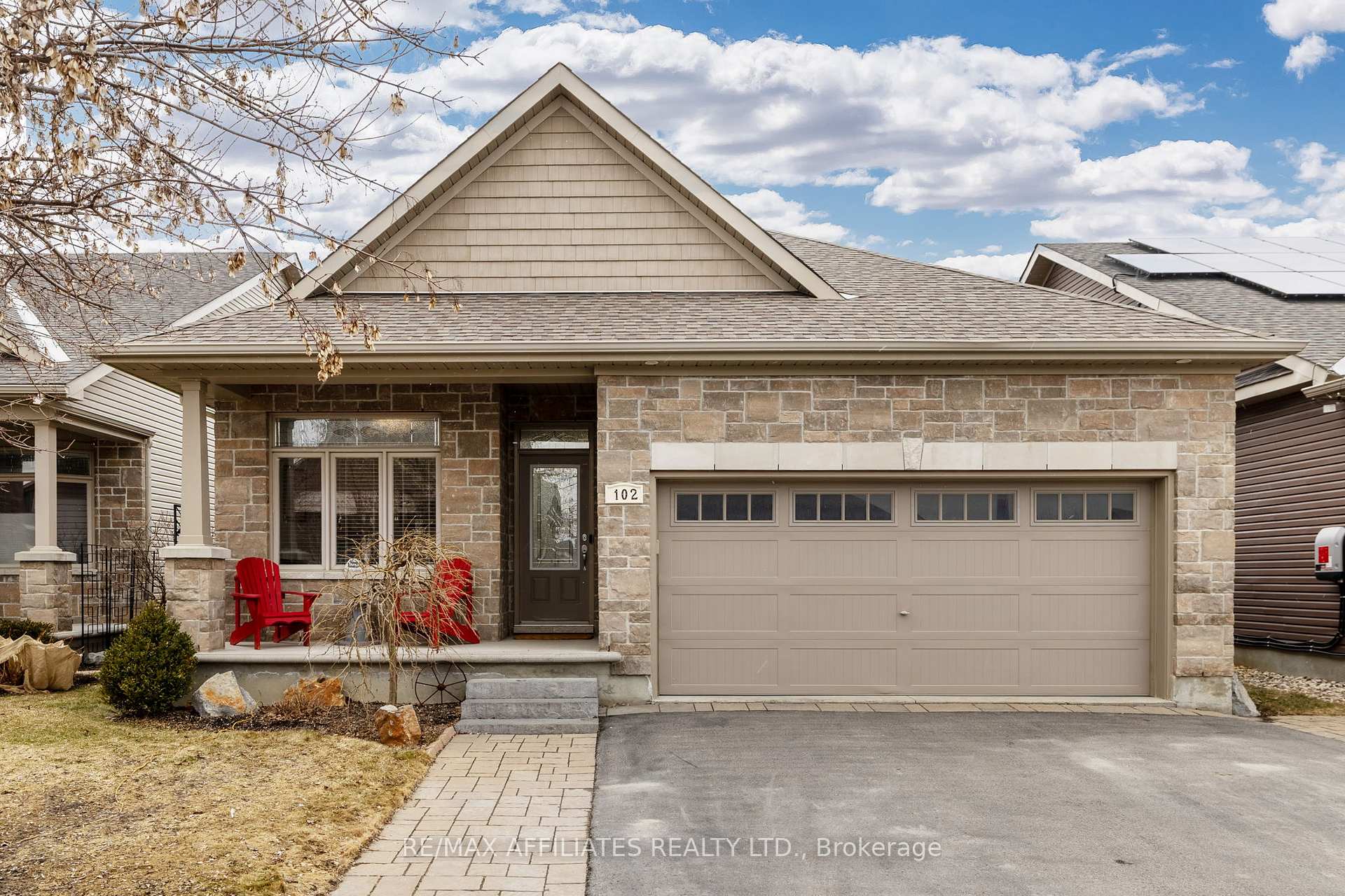 Photo 1 of 102 Elfin Grove, Ottawa, Kanata - Emerald Meadows/Trailwest — HOMEH