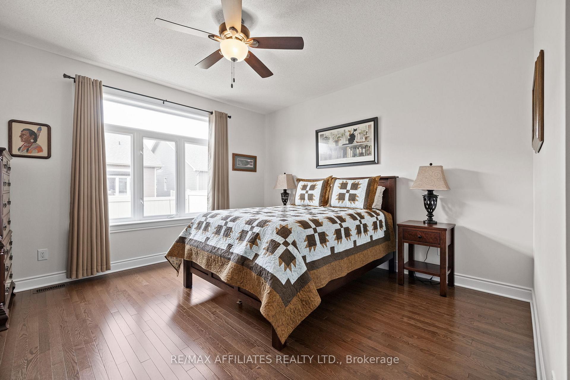 Photo 14 of 102 Elfin Grove, Ottawa, Kanata - Emerald Meadows/Trailwest — HOMEH
