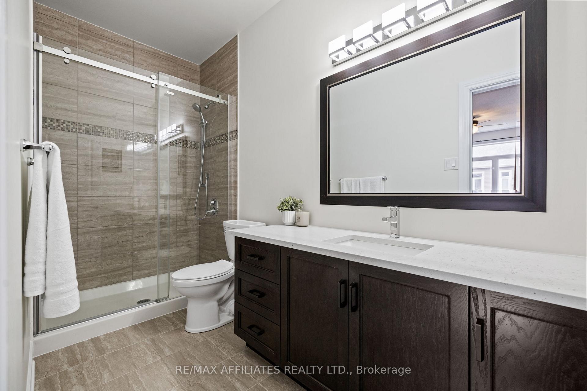 Photo 15 of 102 Elfin Grove, Ottawa, Kanata - Emerald Meadows/Trailwest — HOMEH