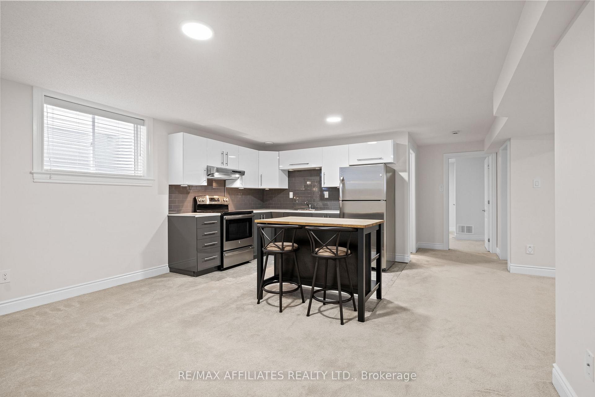Photo 19 of 102 Elfin Grove, Ottawa, Kanata - Emerald Meadows/Trailwest — HOMEH